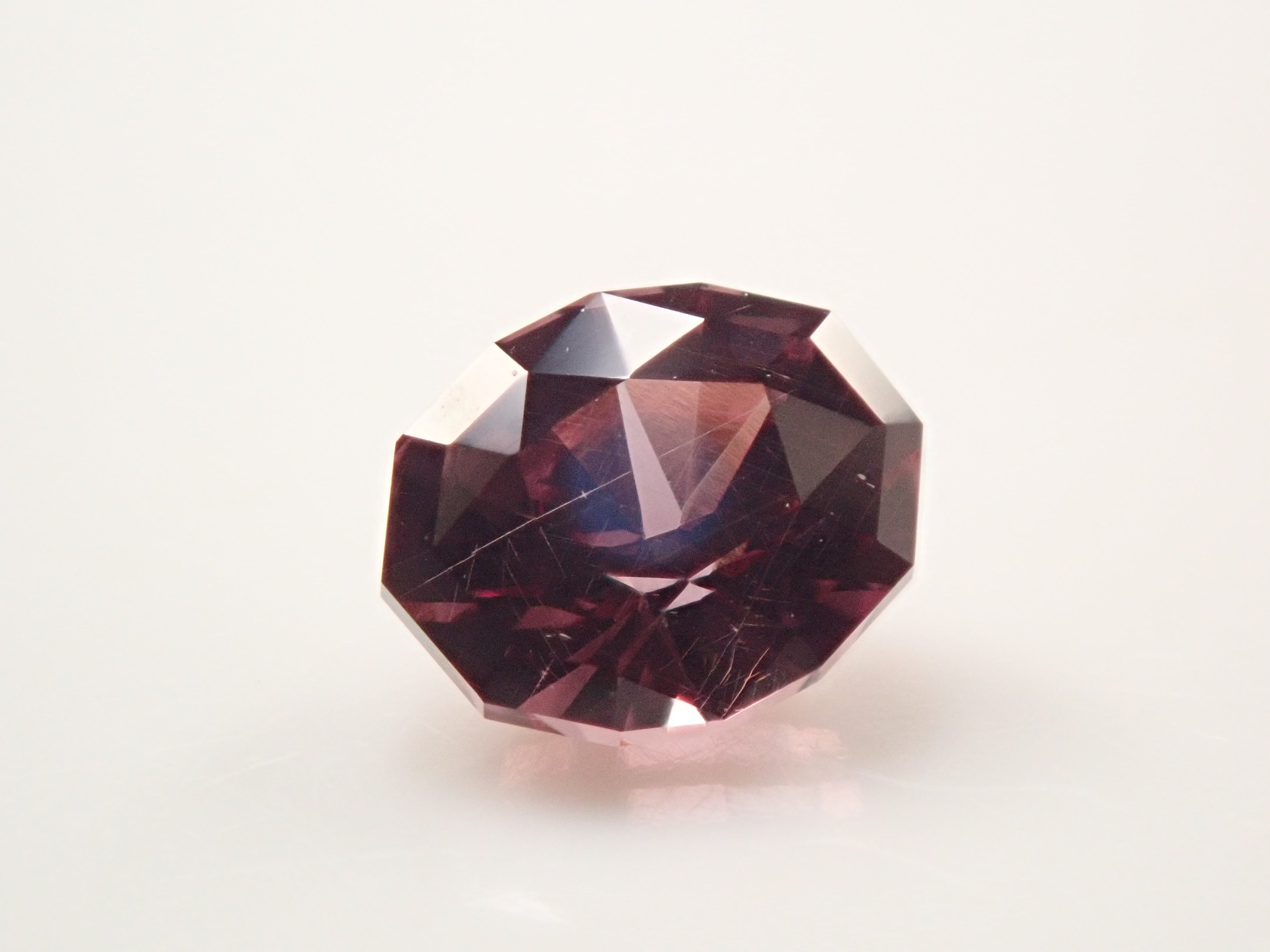 [On Sale 2/26 10pm] Tanzanian Color Change Garnet 0.607ct Loose