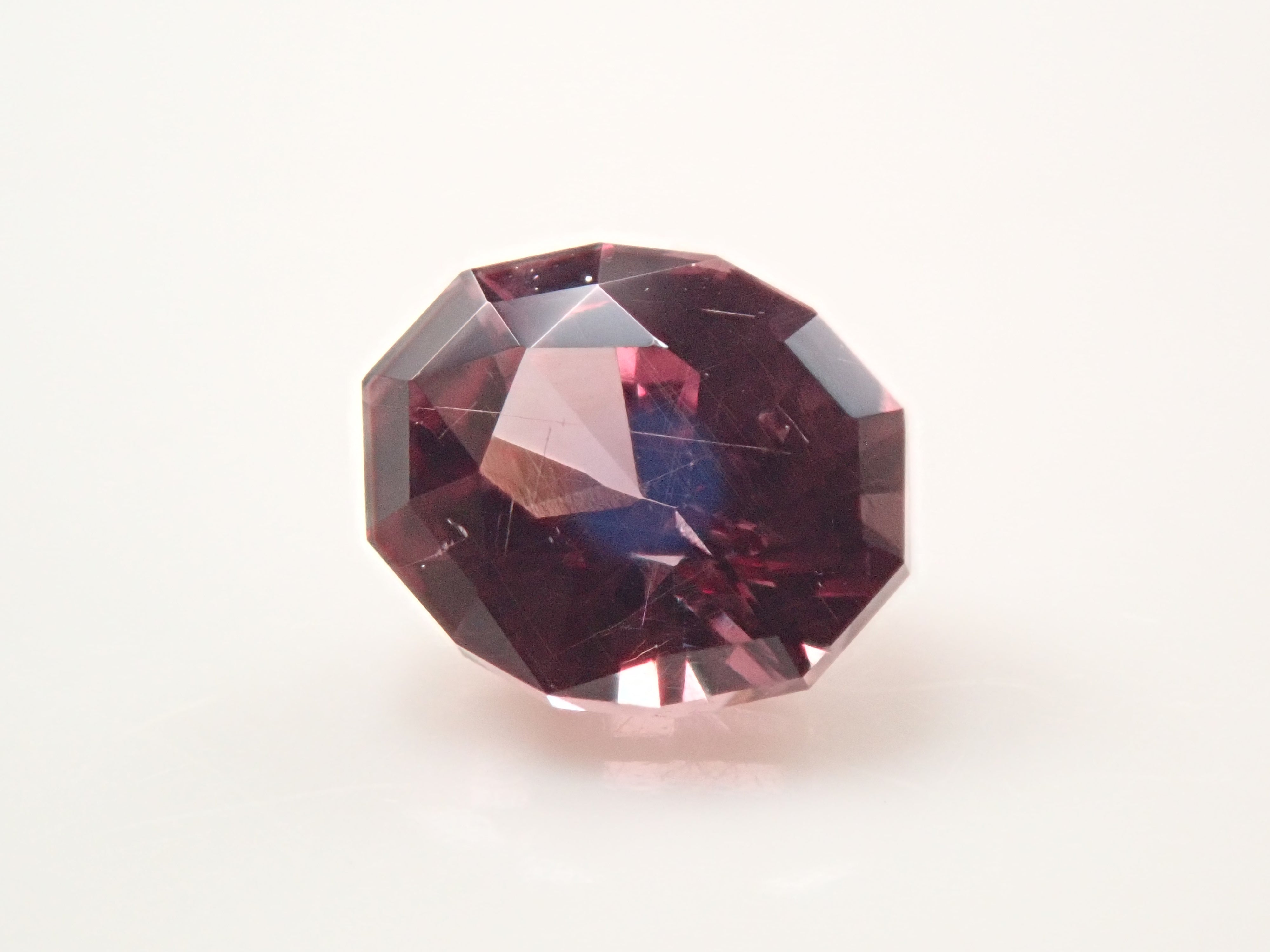 [On Sale 2/26 10pm] Tanzanian Color Change Garnet 0.607ct Loose