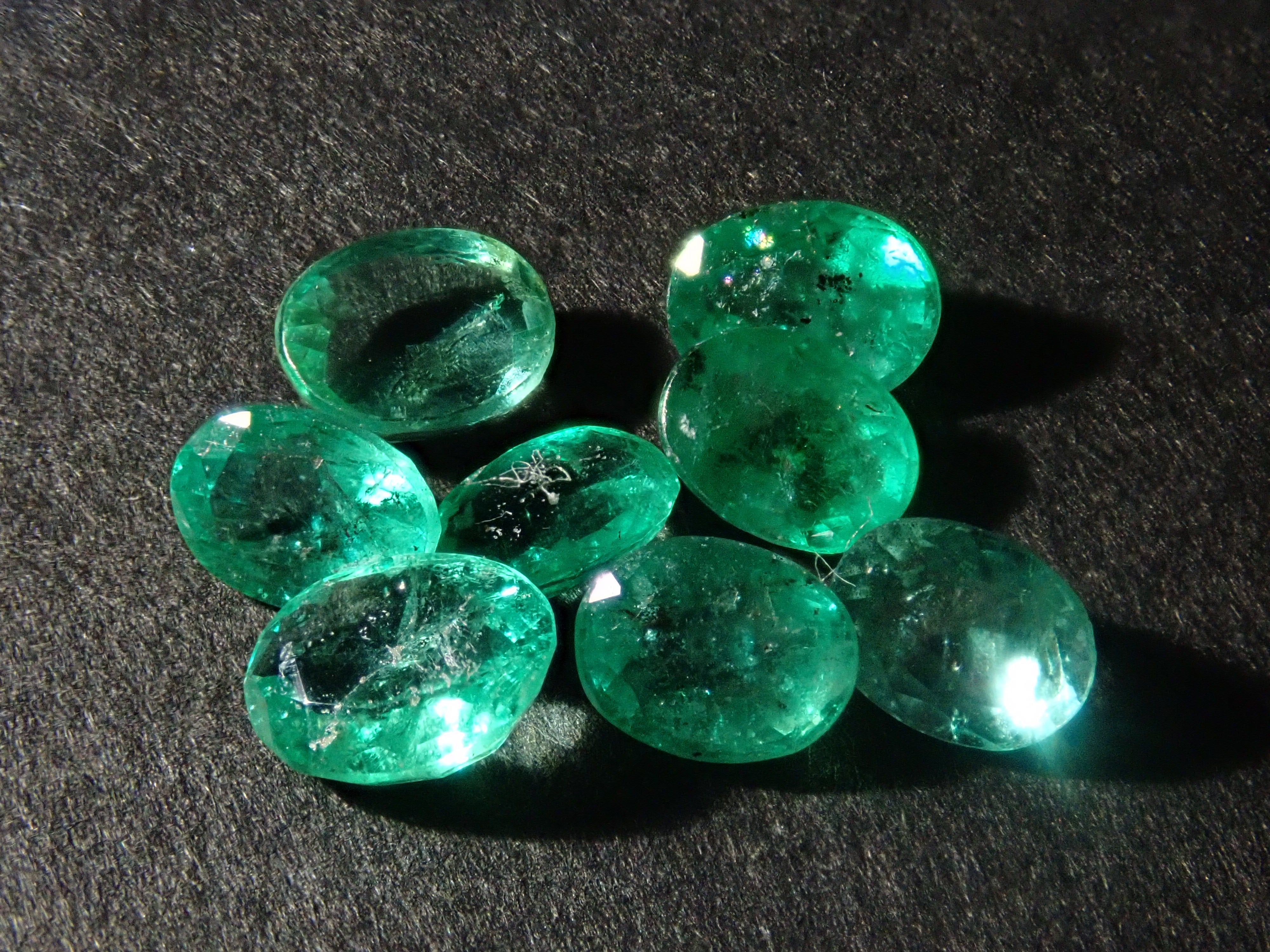 Limited to 8 stones Tsavorite + Emerald Loose 2 stone set Multiple purchase discounts available Multiple purchase discounts available