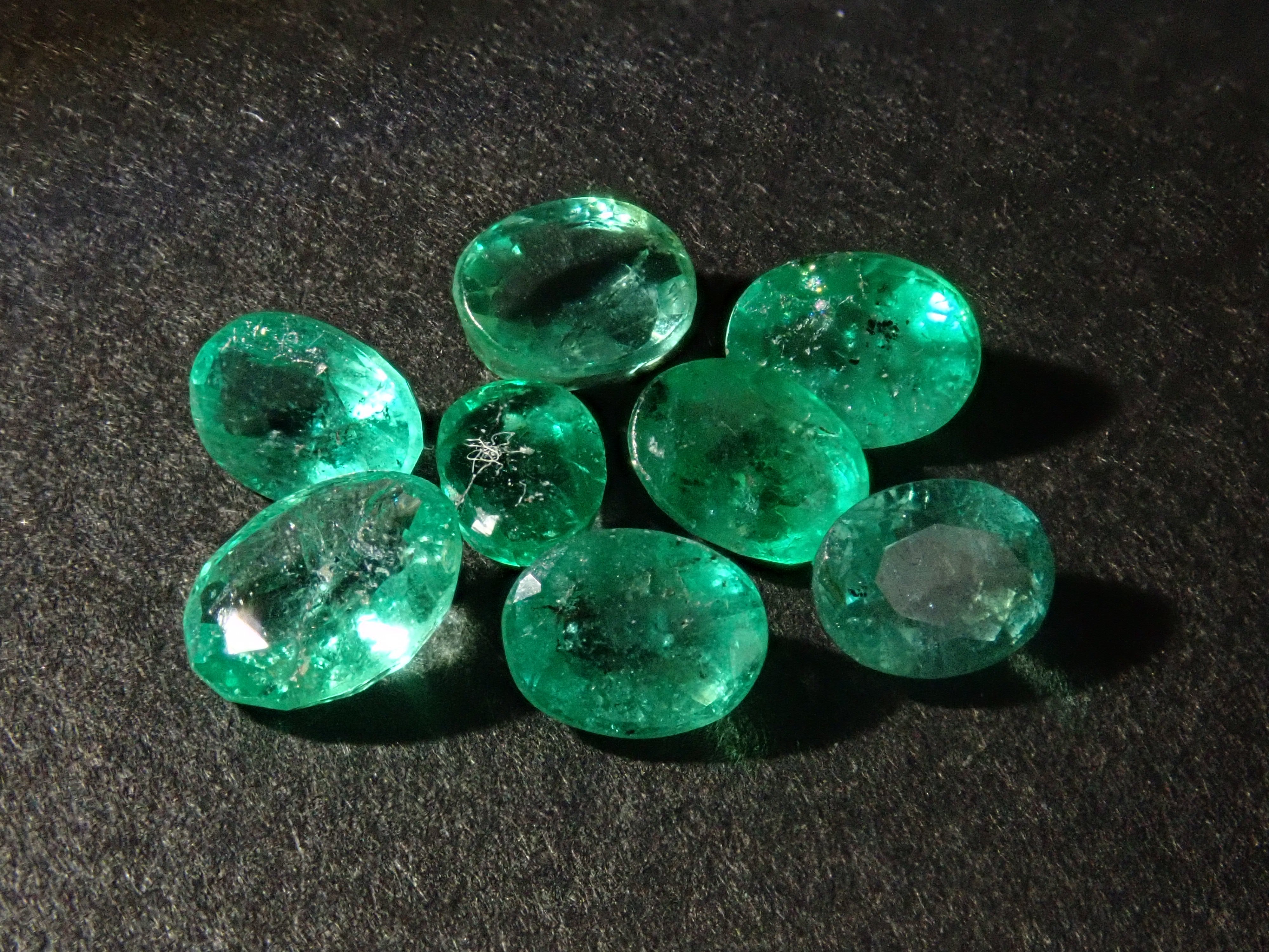 Limited to 8 stones Tsavorite + Emerald Loose 2 stone set Multiple purchase discounts available Multiple purchase discounts available