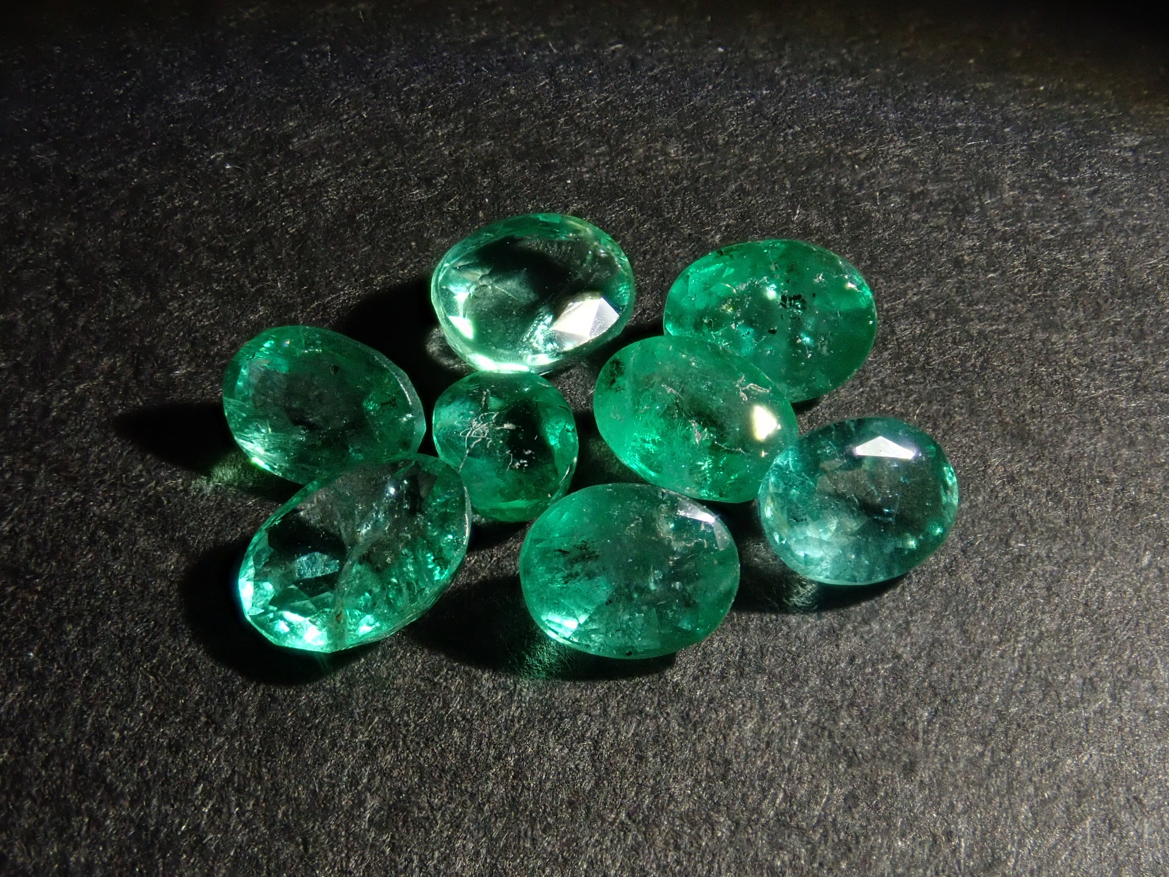 Limited to 8 stones Tsavorite + Emerald Loose 2 stone set Multiple purchase discounts available Multiple purchase discounts available