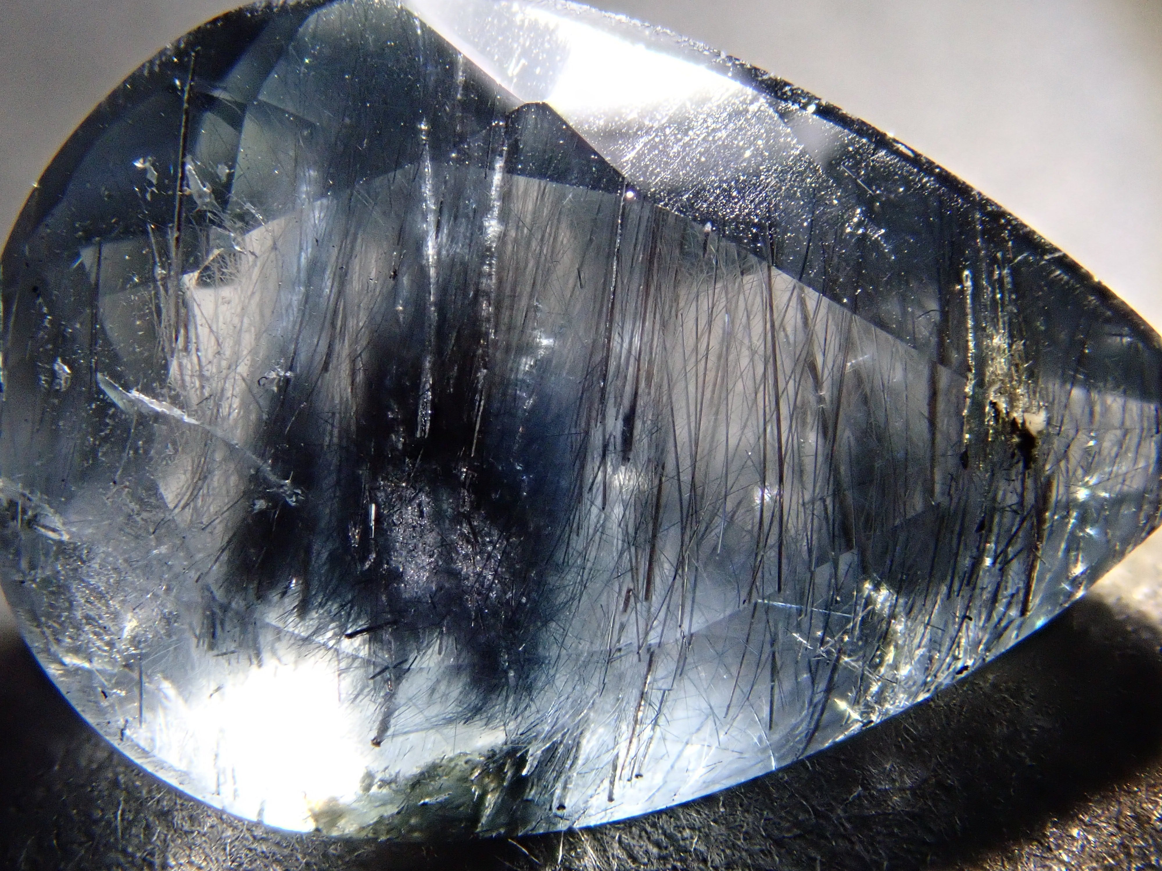 【12561992掲載】ブラジル産ブルートルマリンインクォーツ 3.379ctルース