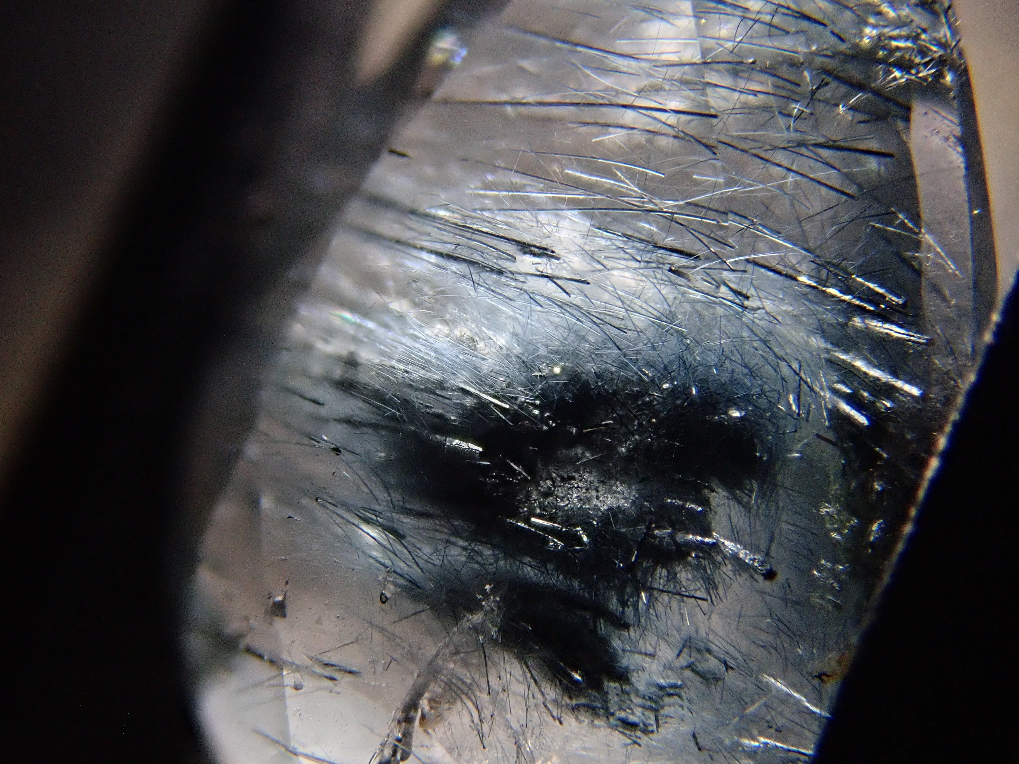 【12561992掲載】ブラジル産ブルートルマリンインクォーツ 3.379ctルース