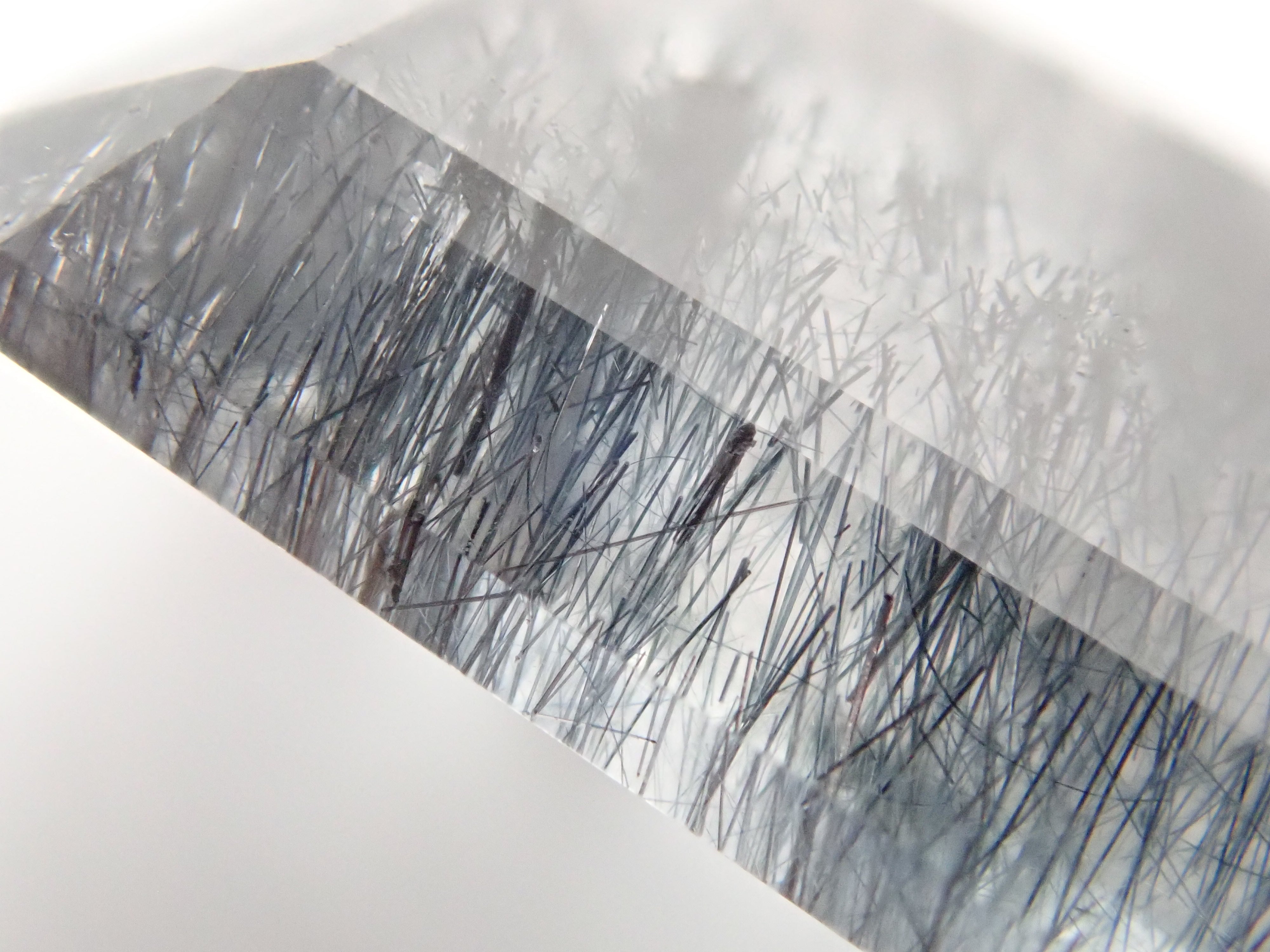 【12561994掲載】ブラジル産ブルートルマリンインクォーツ 9.251ctルース