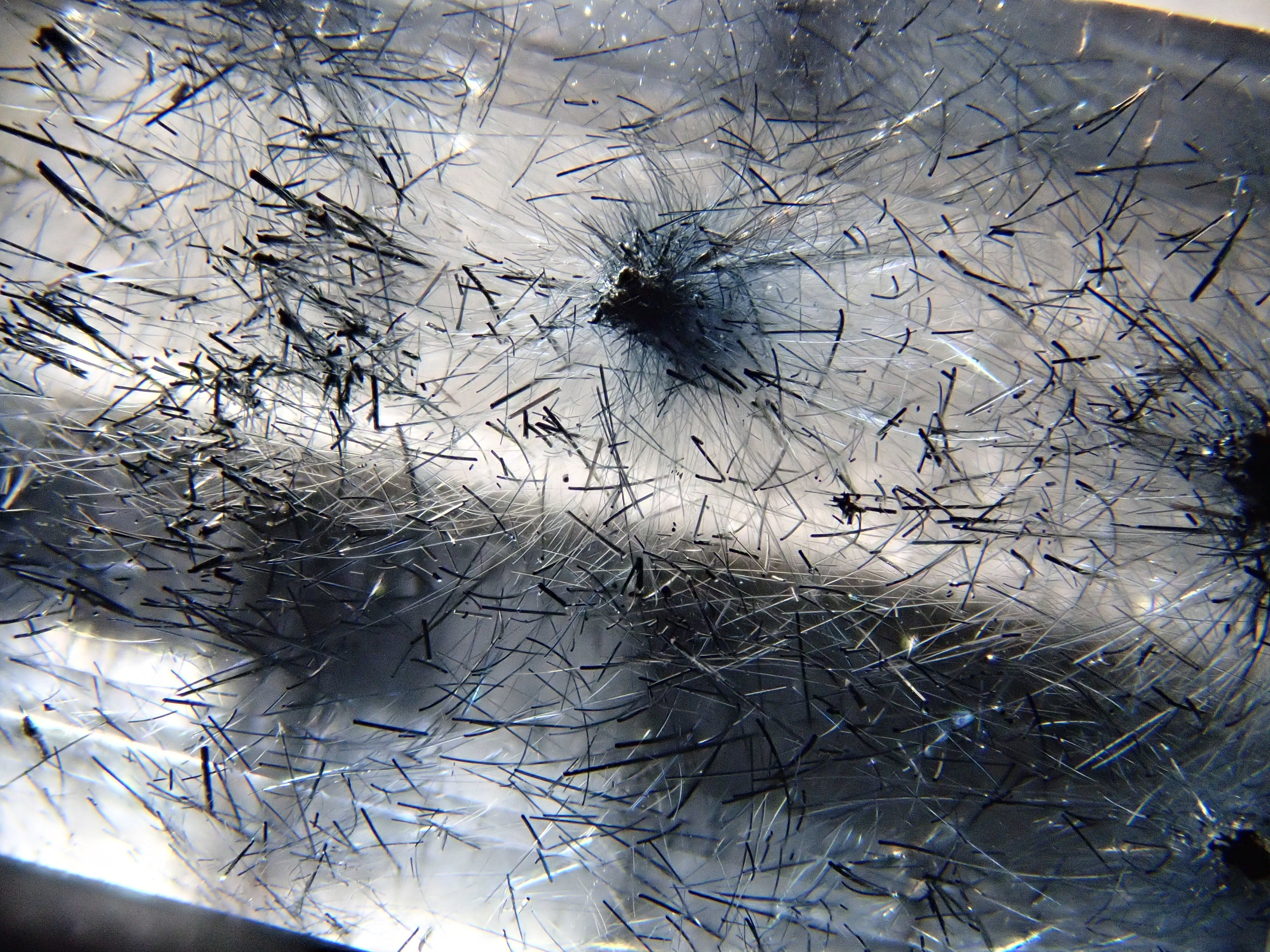 【12561994掲載】ブラジル産ブルートルマリンインクォーツ 9.251ctルース