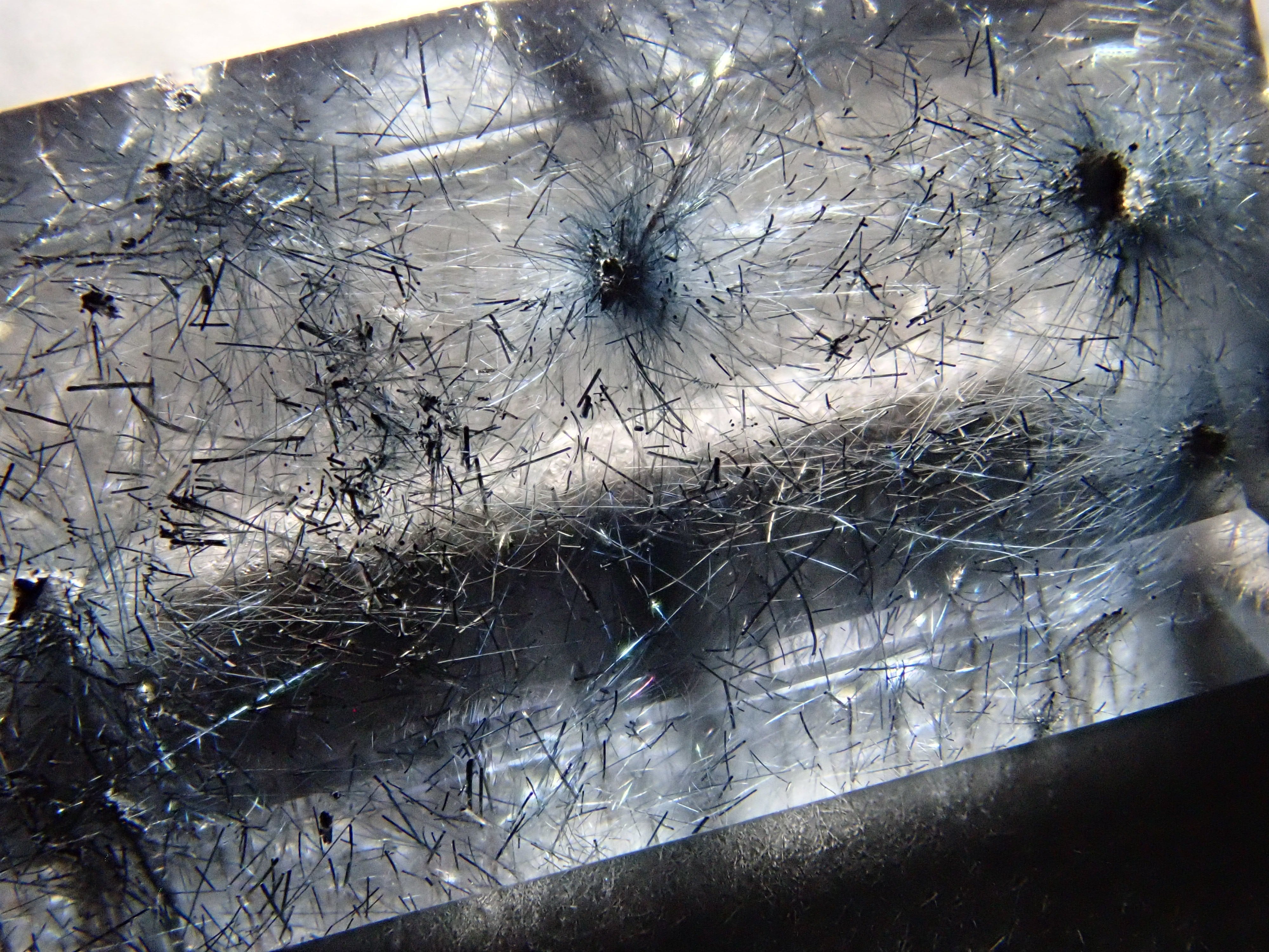 【12561994掲載】ブラジル産ブルートルマリンインクォーツ 9.251ctルース