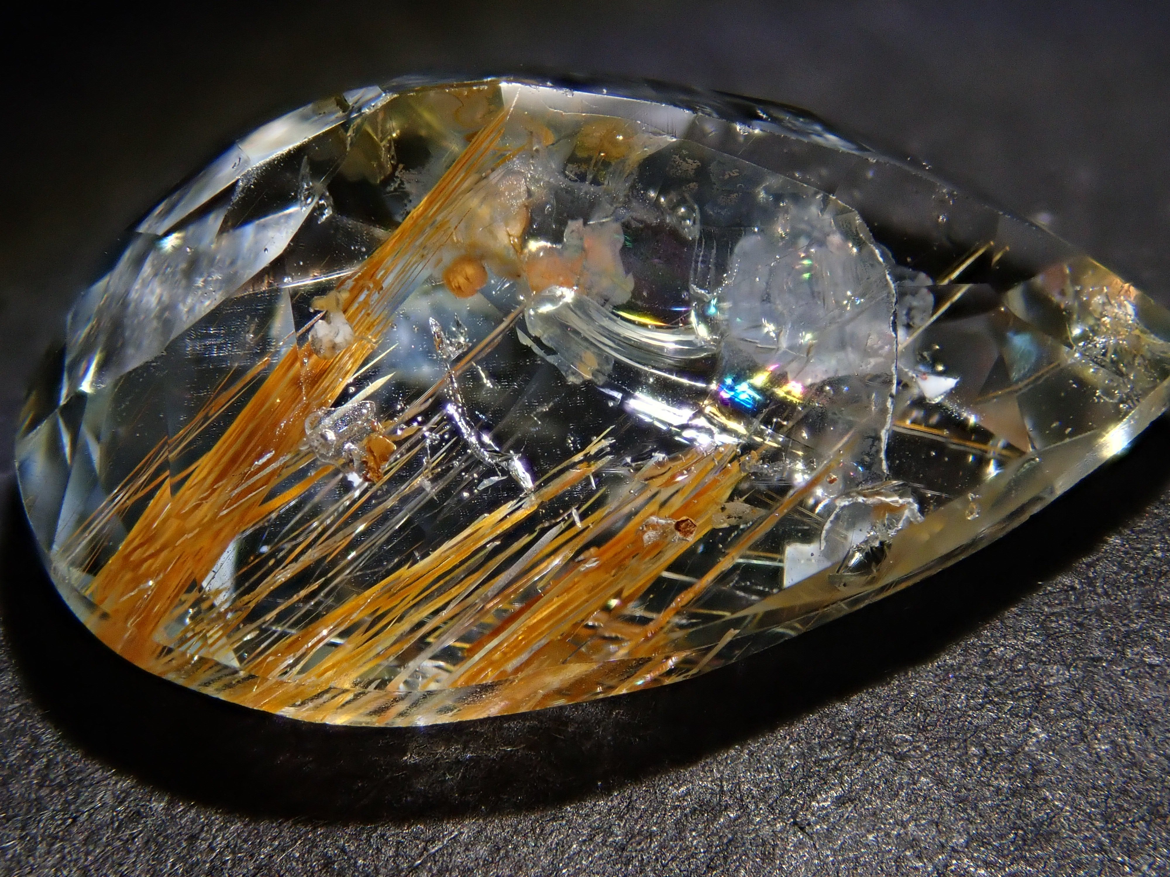 【12562024掲載】ブラジル産ライモナイトインブルートパーズ 9.314ctルース