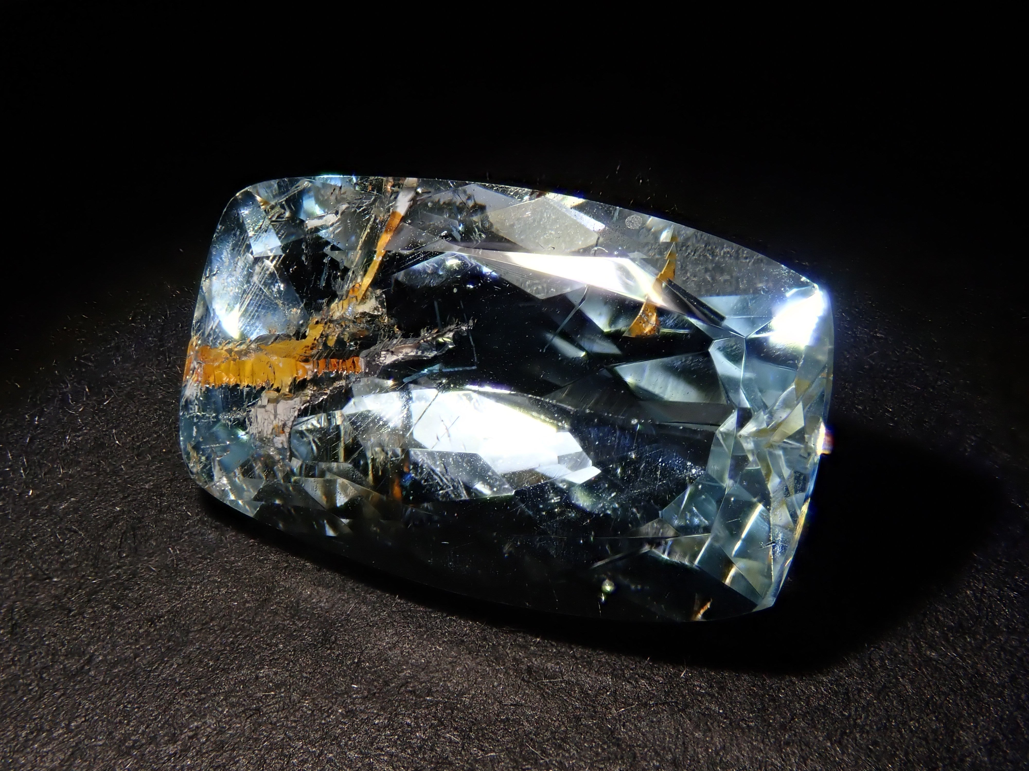 【12562025掲載】ブラジル産ライモナイトインブルートパーズ 6.701ctルース