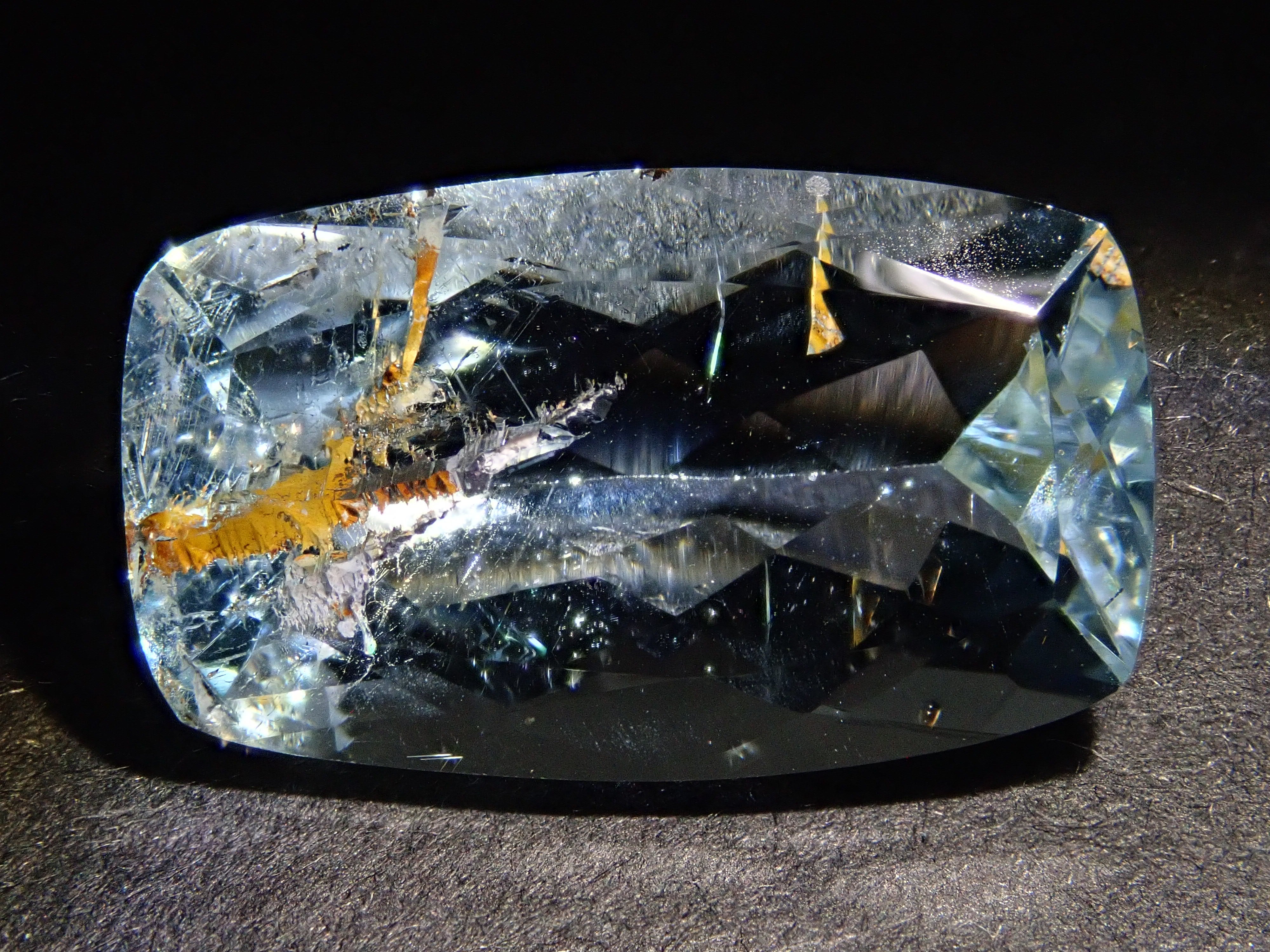 【12562025掲載】ブラジル産ライモナイトインブルートパーズ 6.701ctルース