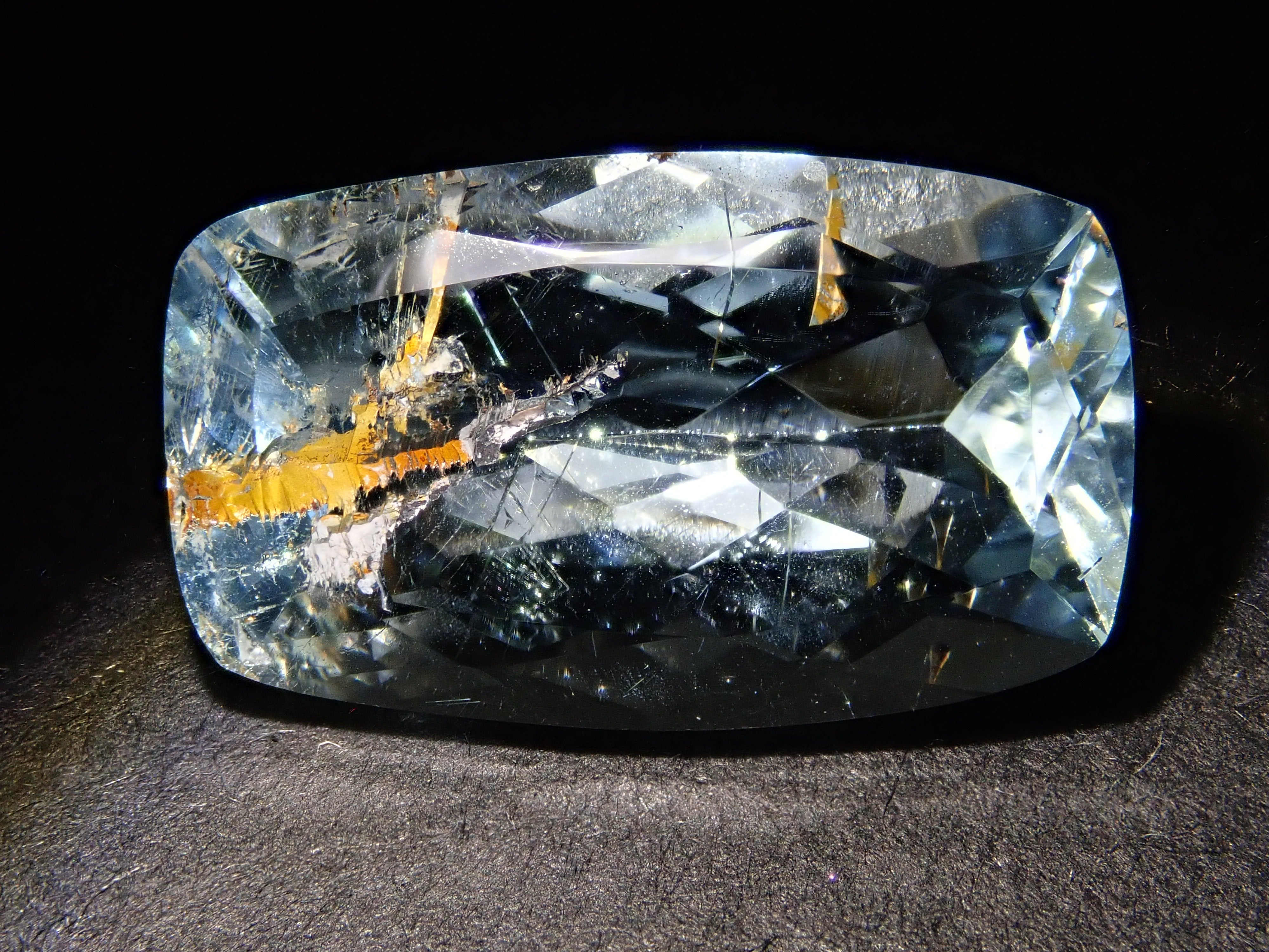 【12562025掲載】ブラジル産ライモナイトインブルートパーズ 6.701ctルース