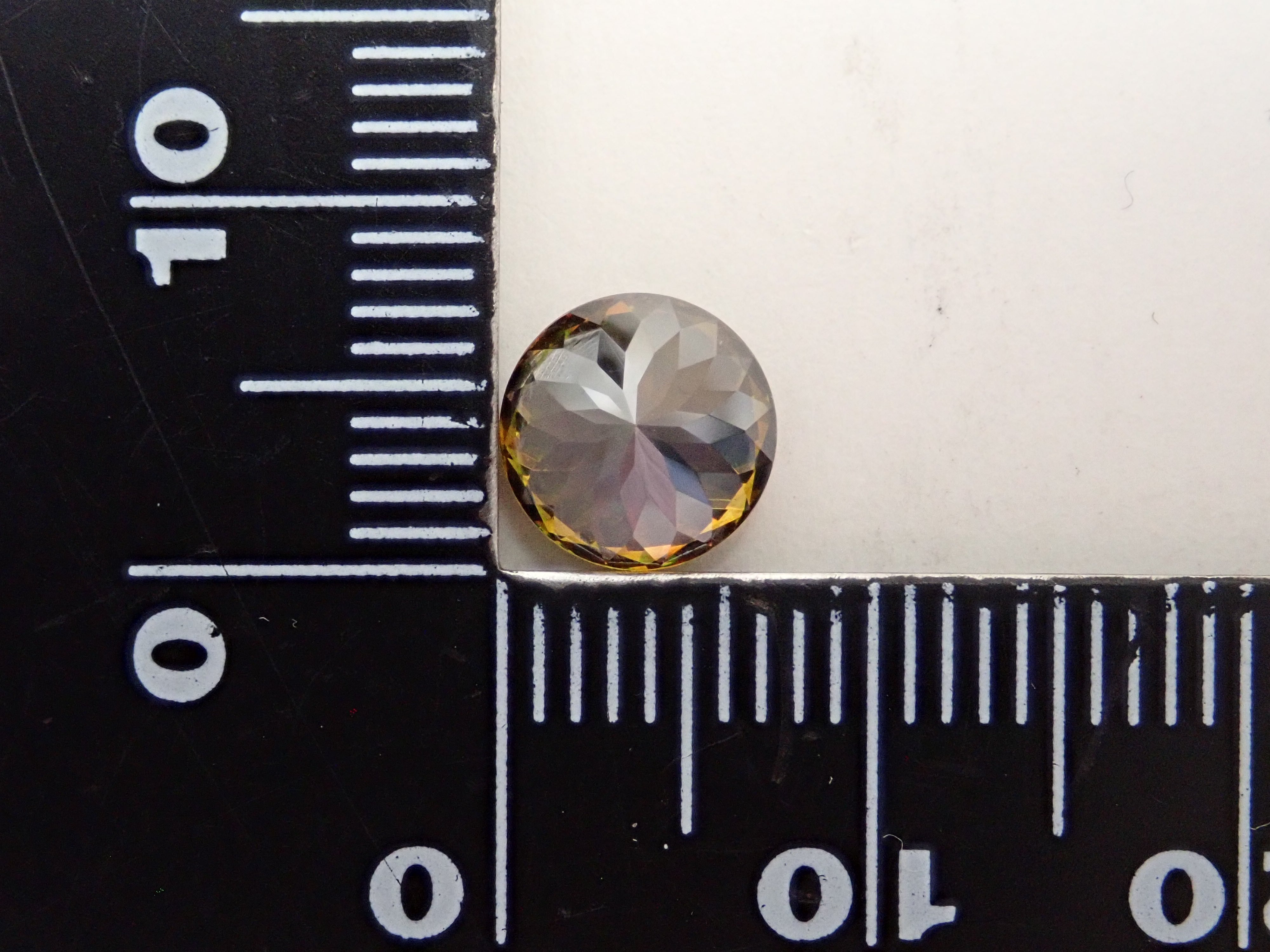 【12562013掲載】ブルガリア産スファレライト 2.233ctルース