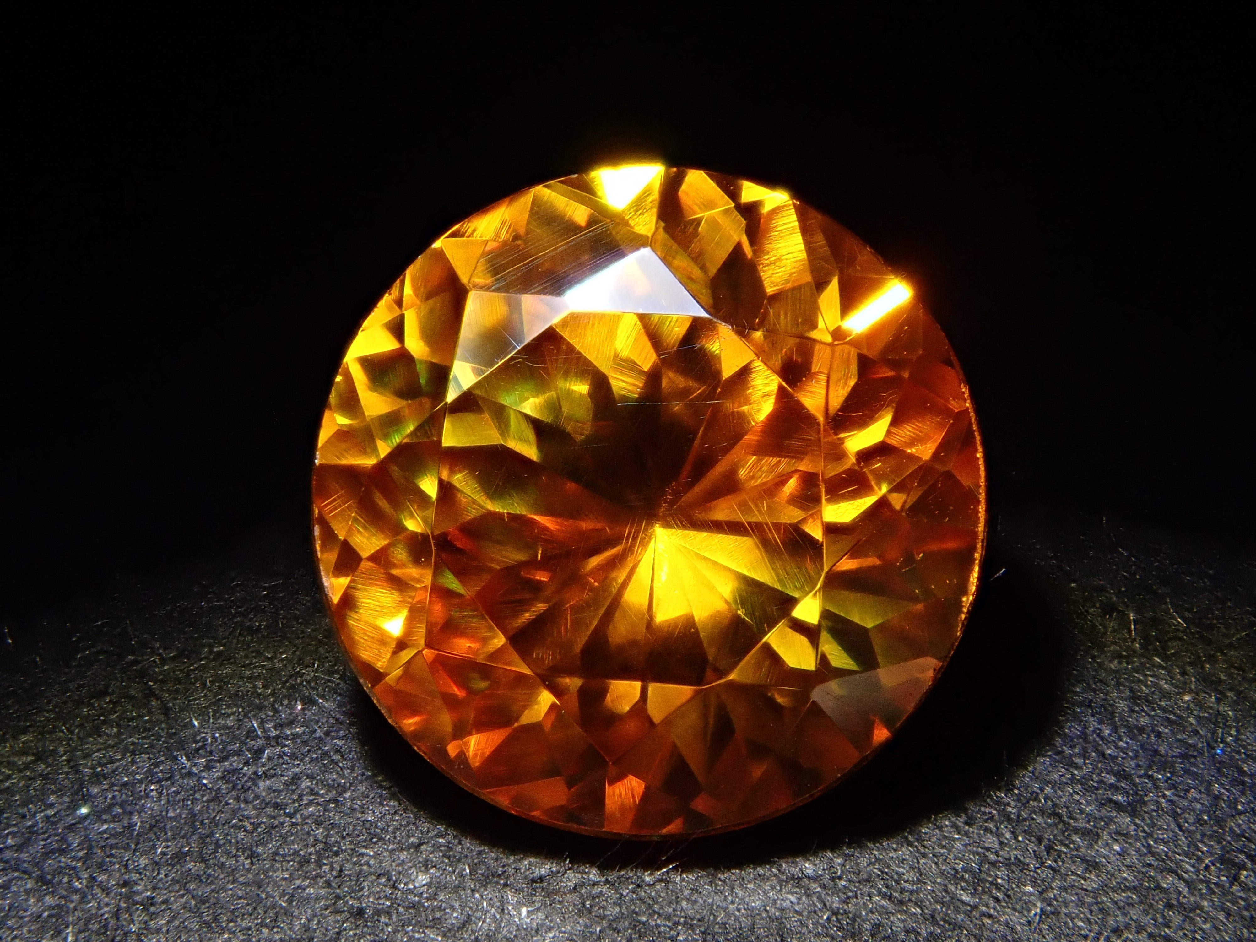 【12562010掲載】スペイン産スファレライト 1.468ctルース