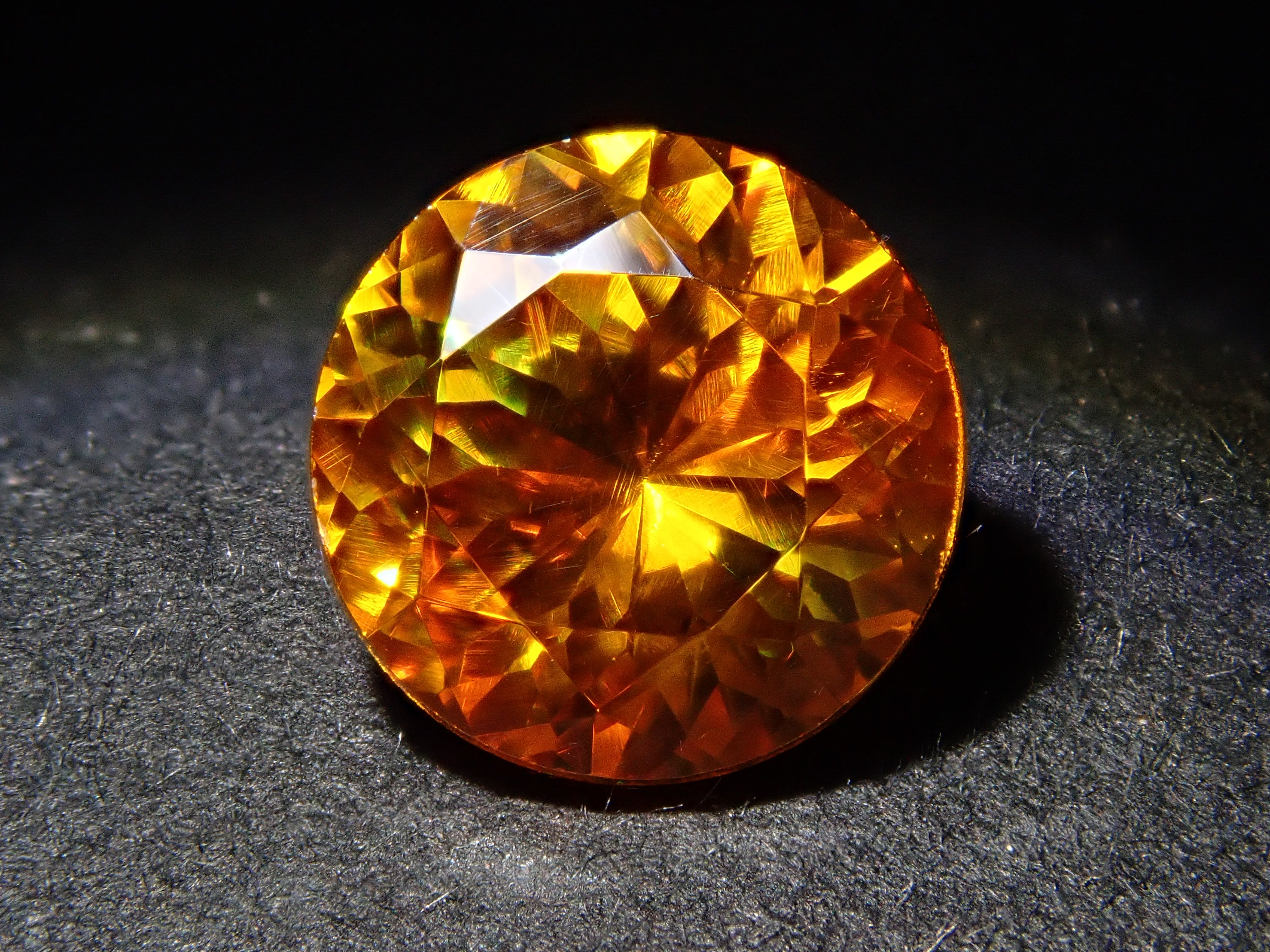 【12562010掲載】スペイン産スファレライト 1.468ctルース