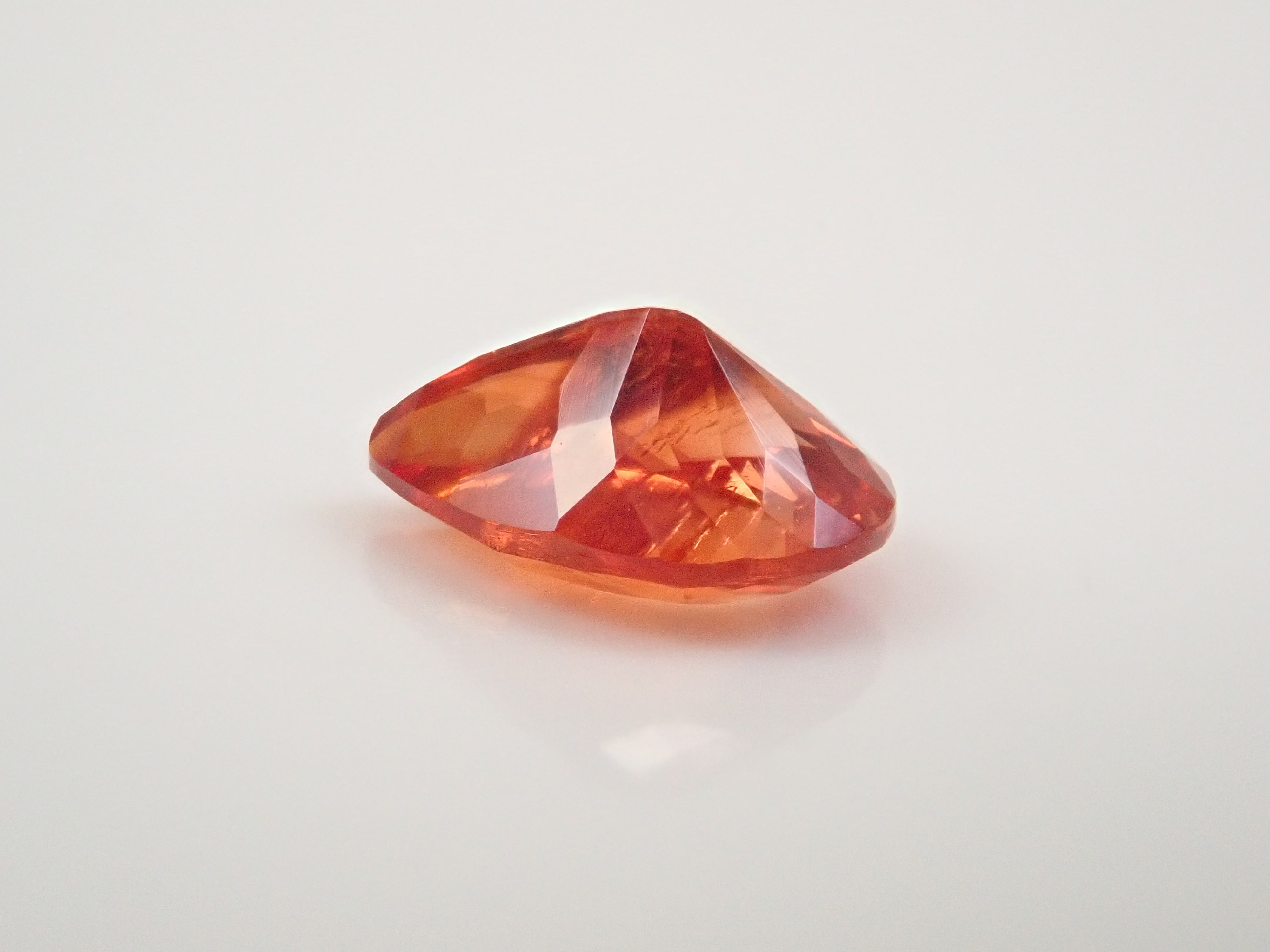 【12562016掲載】南アフリカ産南アフリカ産ロードクロサイト 0.749ctルース