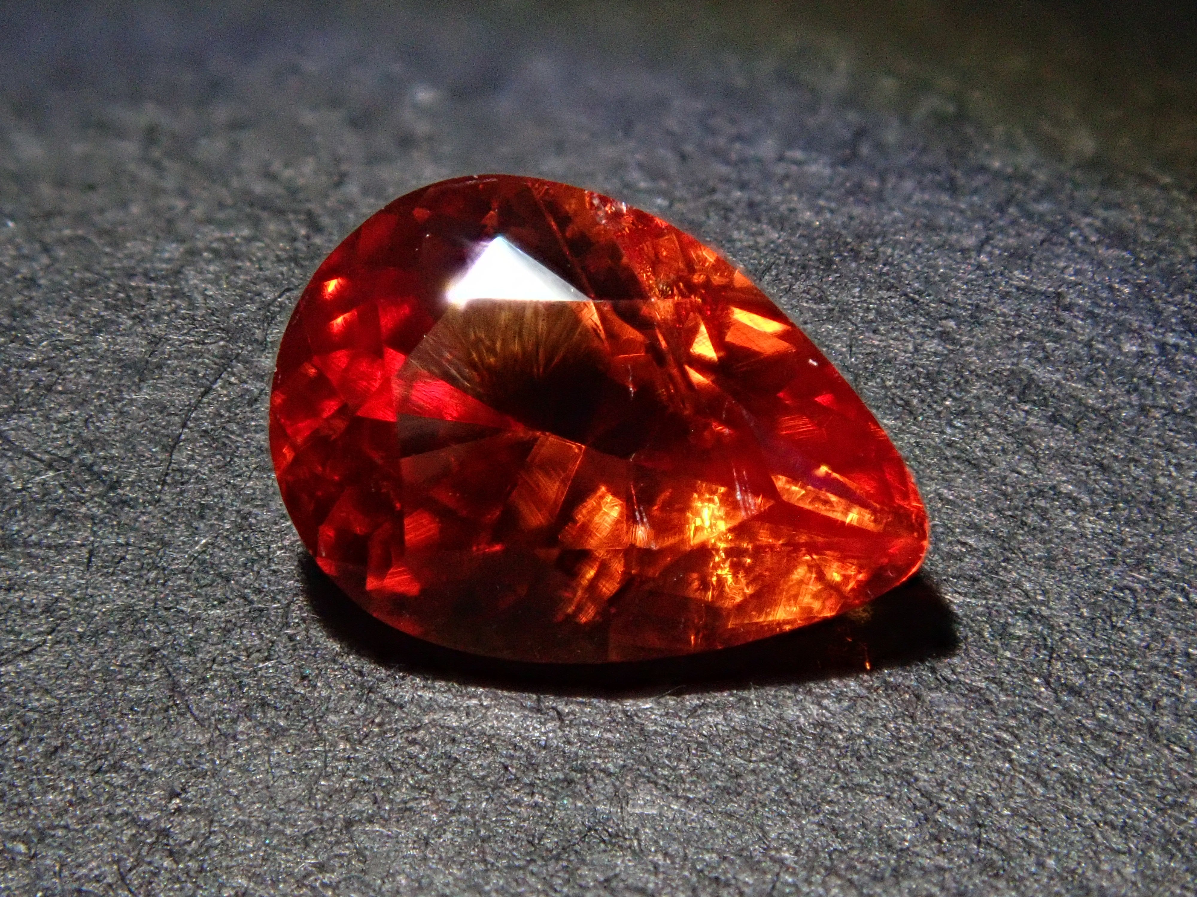 【12562016掲載】南アフリカ産南アフリカ産ロードクロサイト 0.749ctルース