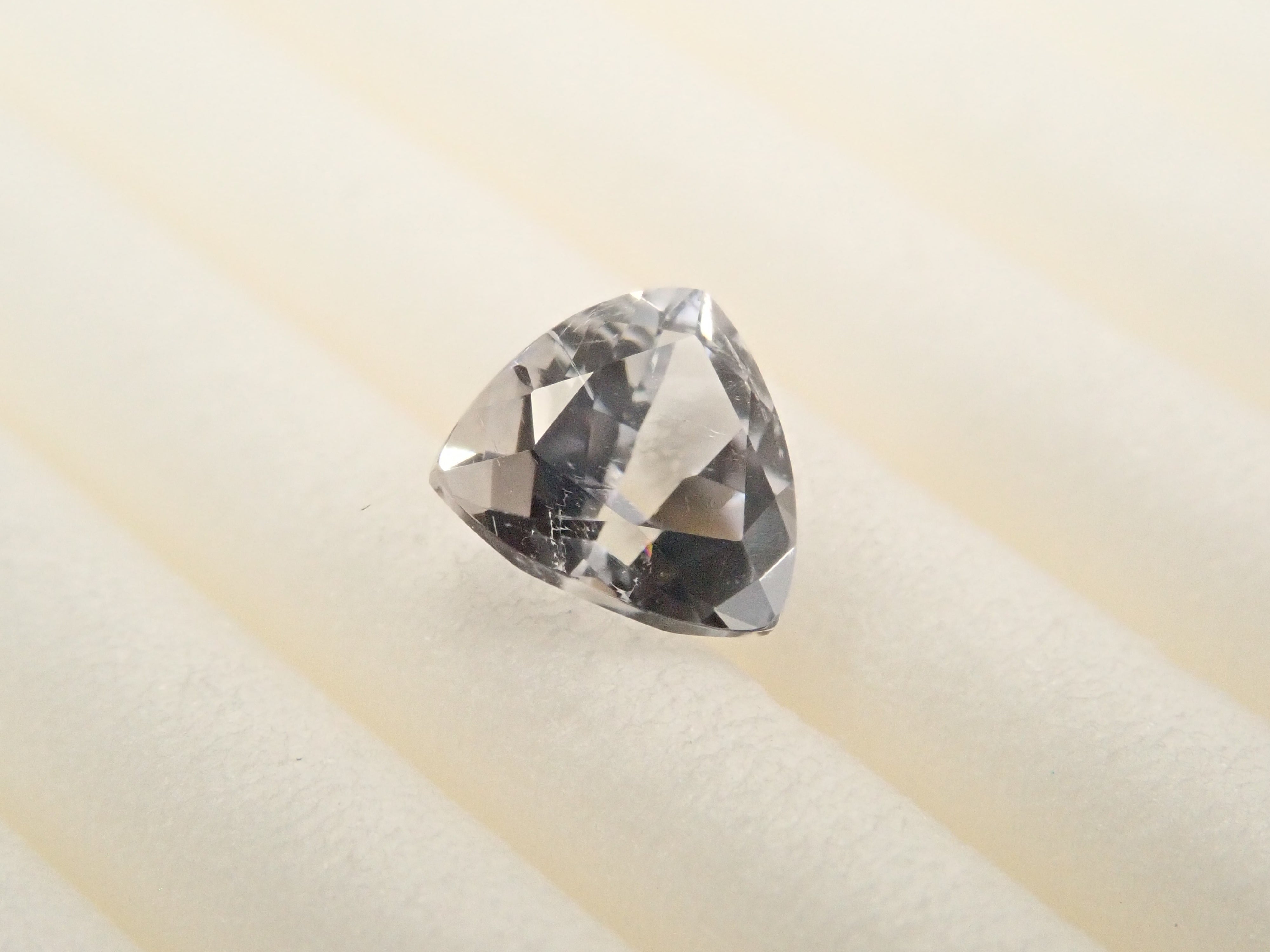 【12562017掲載】ブラジル産ヘルデライト 0.421ctルース