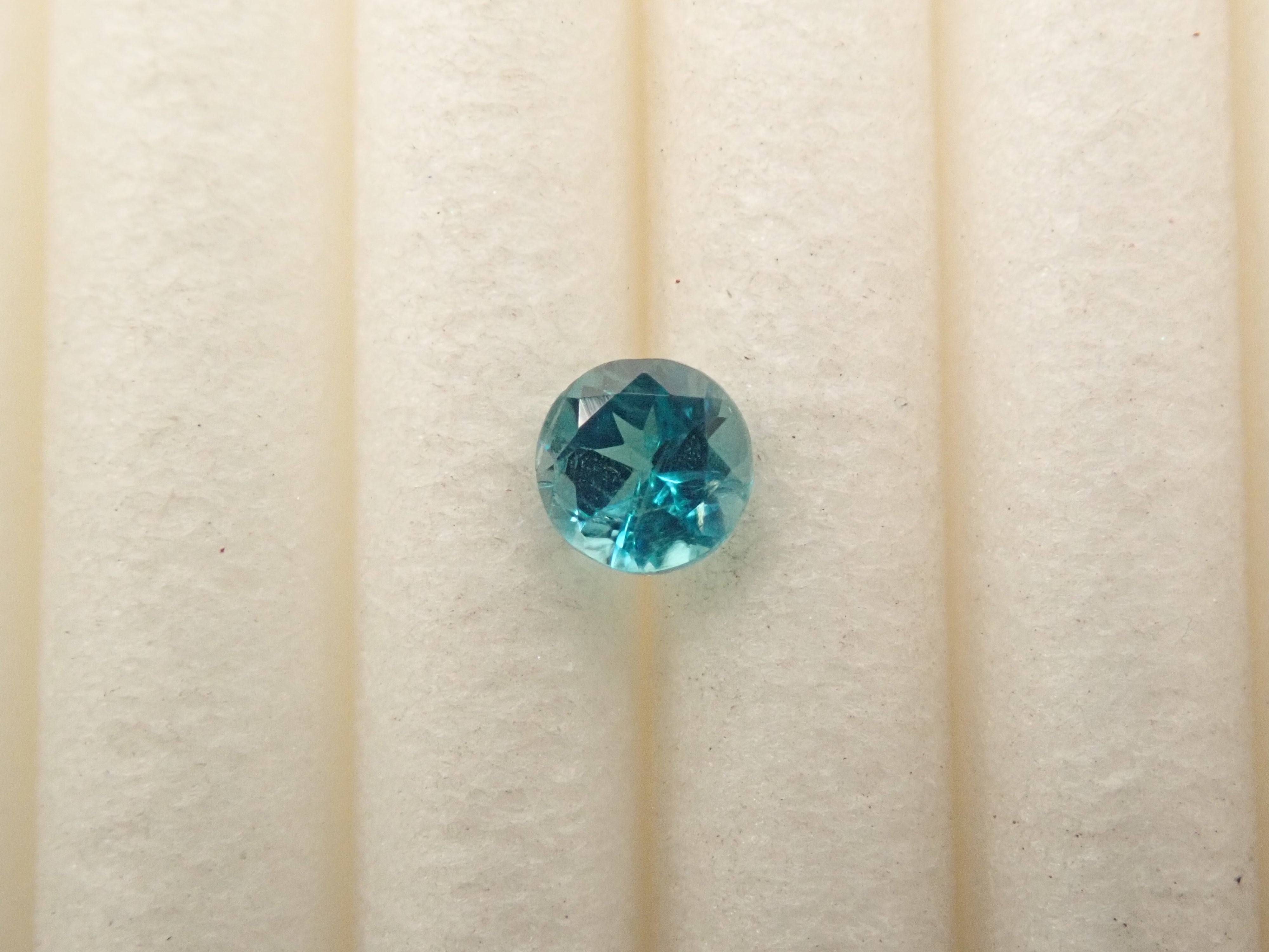 マダガスカル産グランディディエライト 0.108ctルース