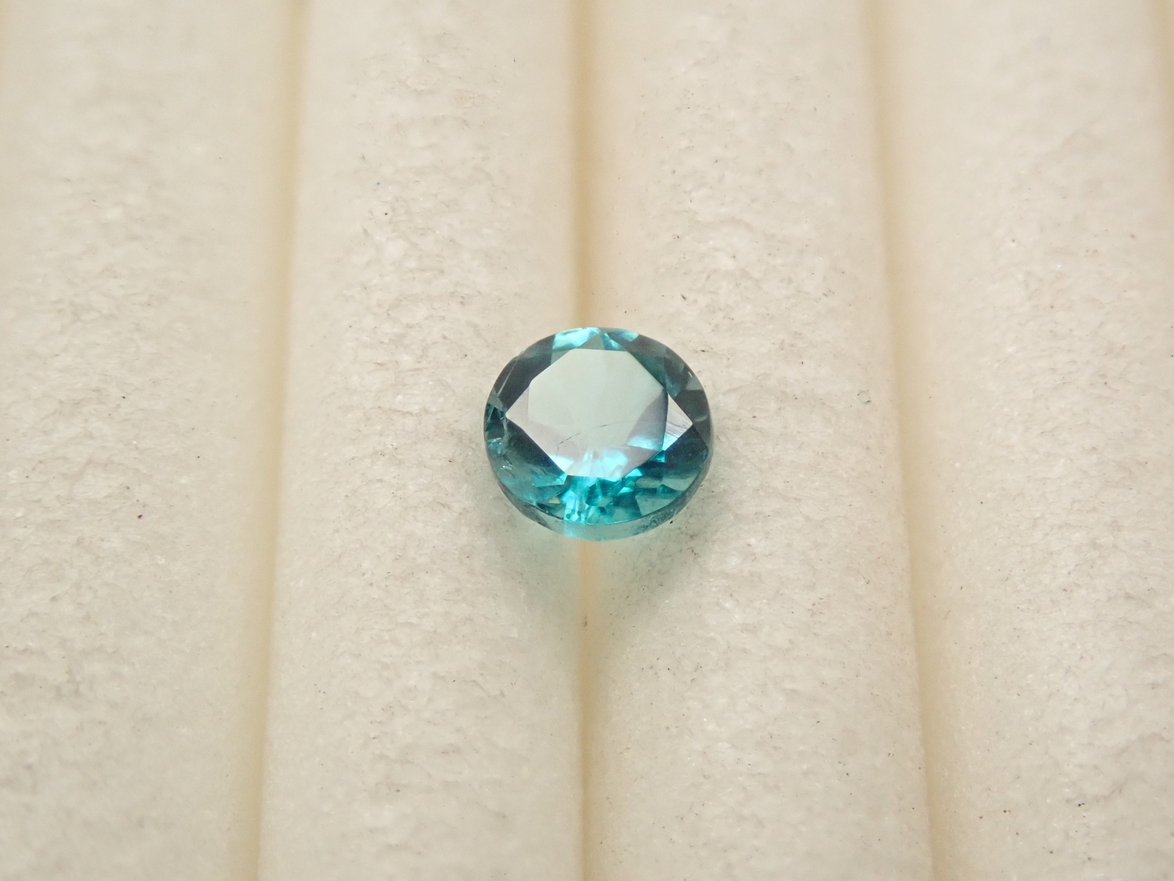 マダガスカル産グランディディエライト 0.108ctルース