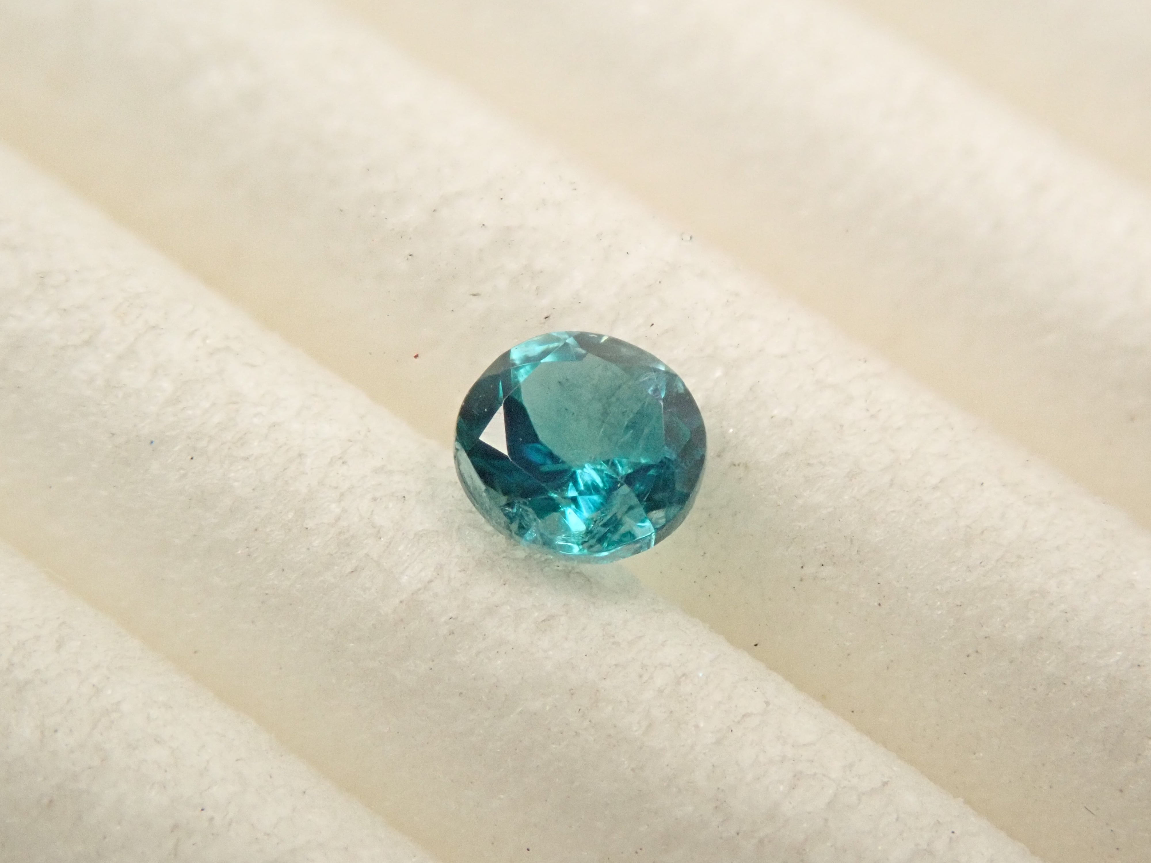 マダガスカル産グランディディエライト 0.108ctルース