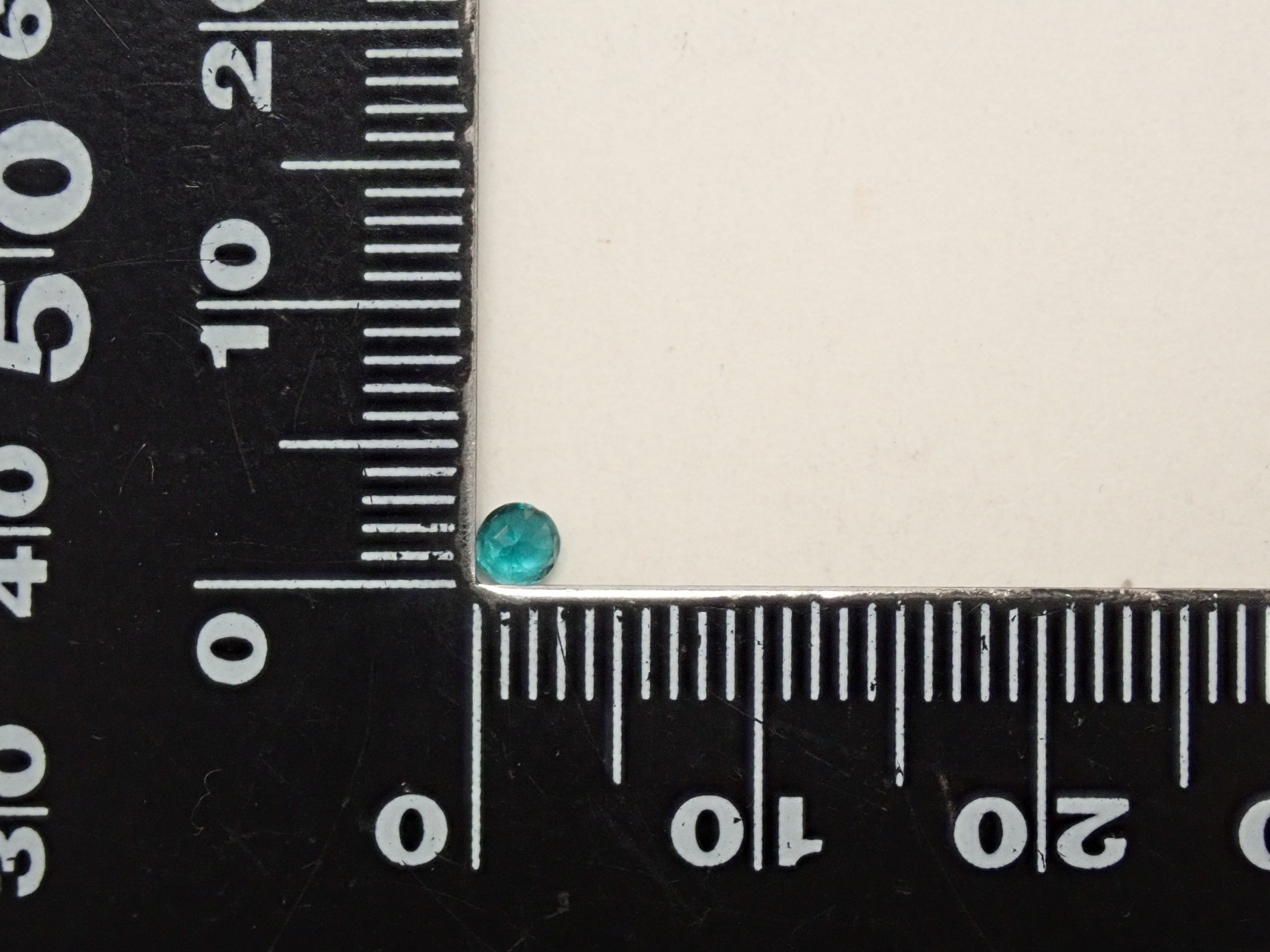 マダガスカル産グランディディエライト 0.108ctルース