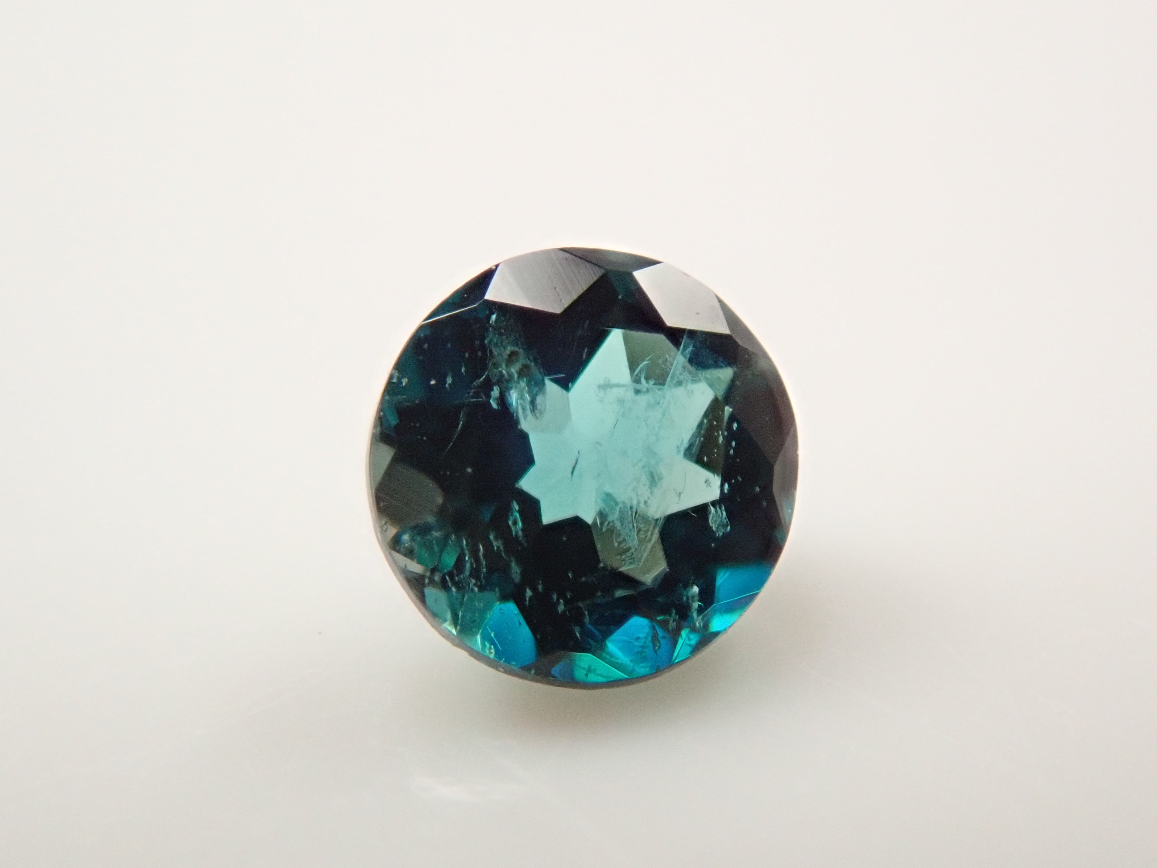 マダガスカル産グランディディエライト 0.109ctルース