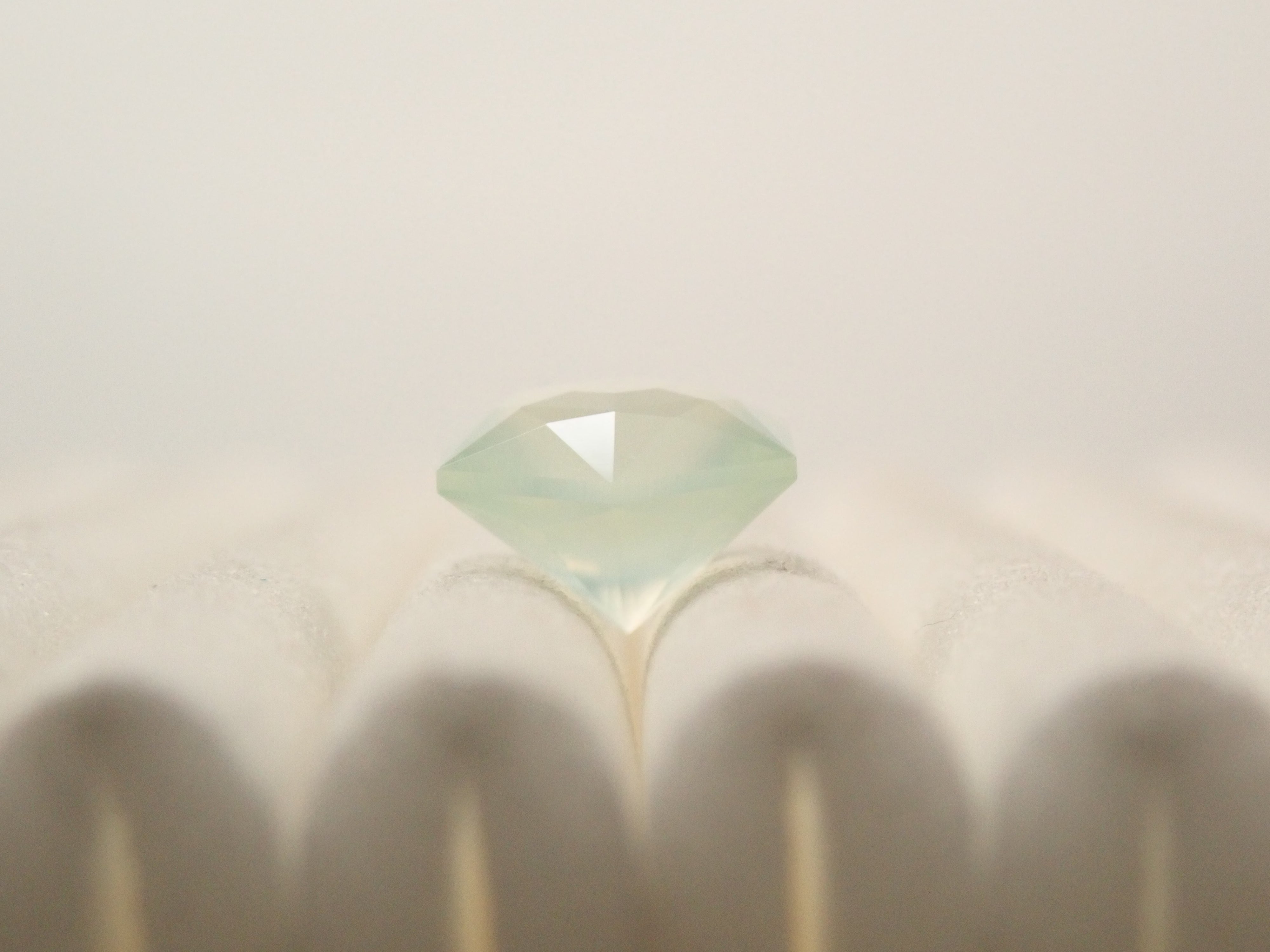 【12559025掲載】オーストラリア産プレーナイト 0.908ctルース