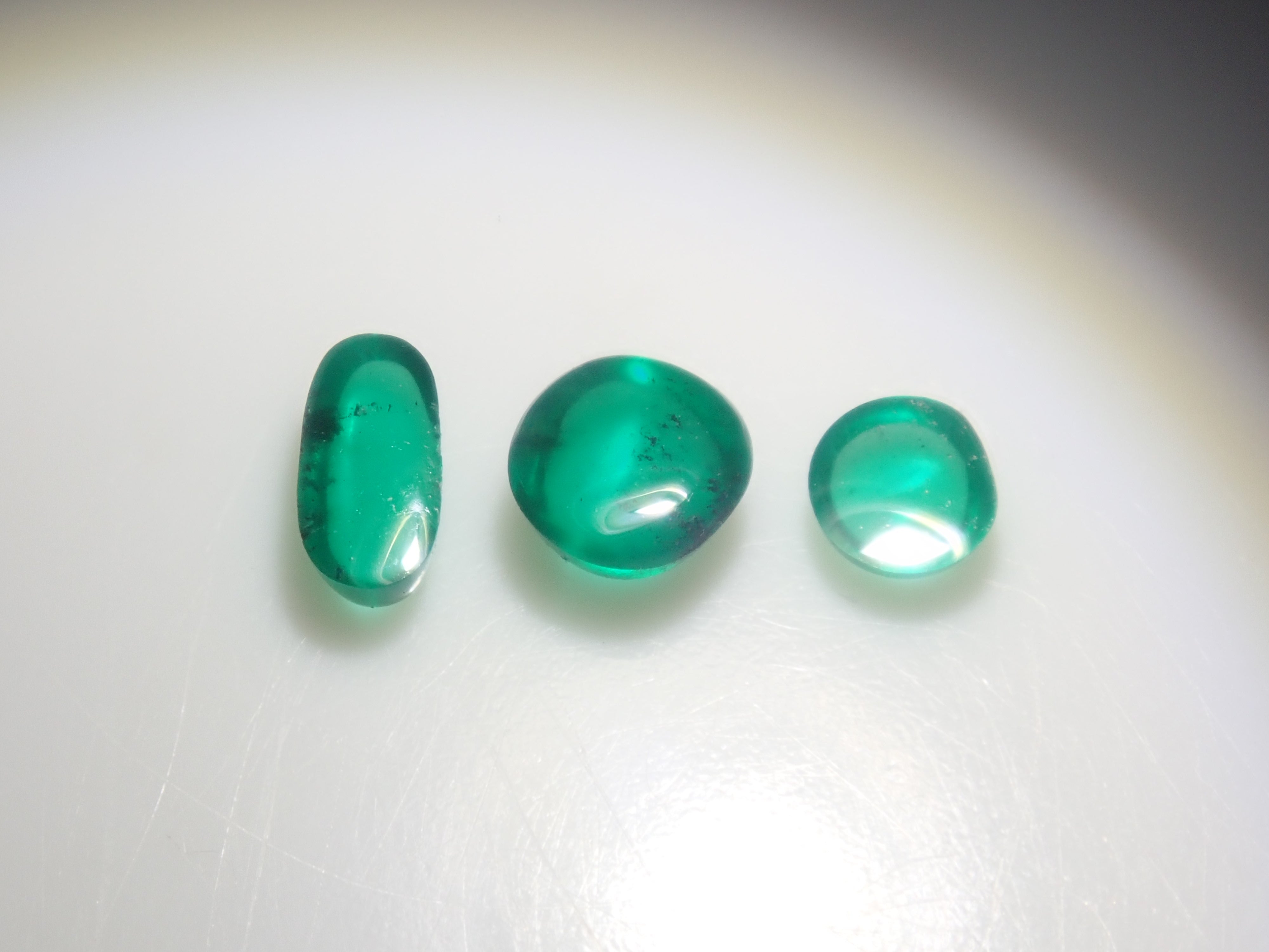 《Limited to 20 Stones》Emerald Gacha: Win a 2.2ct Columbia Emerald Koshu-Kiseki Cut (normally 79,800 yen) or an Emerald Cat's Eye! 《Multiple Purchase Discount Available》