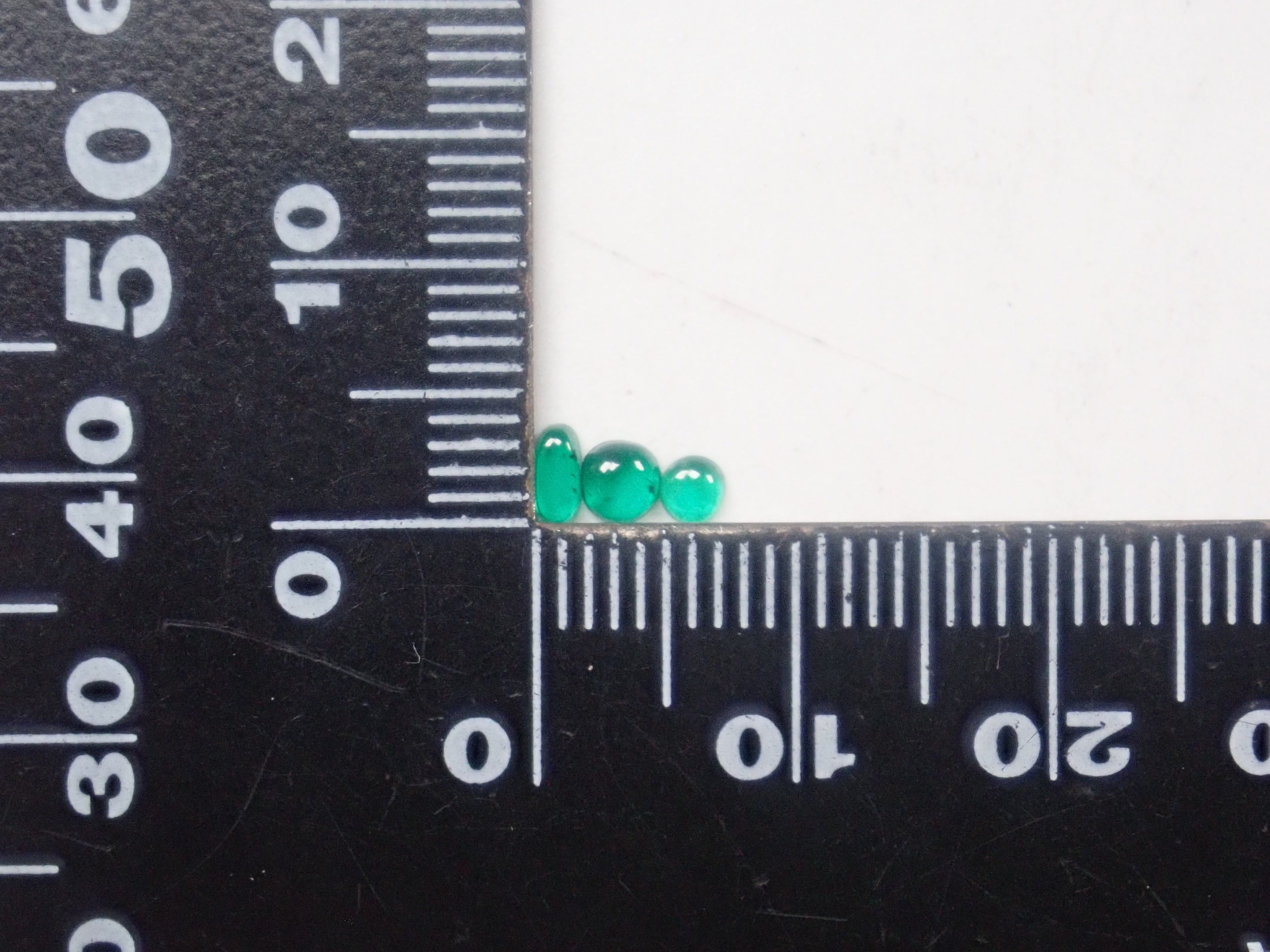 《Limited to 20 Stones》Emerald Gacha: Win a 2.2ct Columbia Emerald Koshu-Kiseki Cut (normally 79,800 yen) or an Emerald Cat's Eye! 《Multiple Purchase Discount Available》