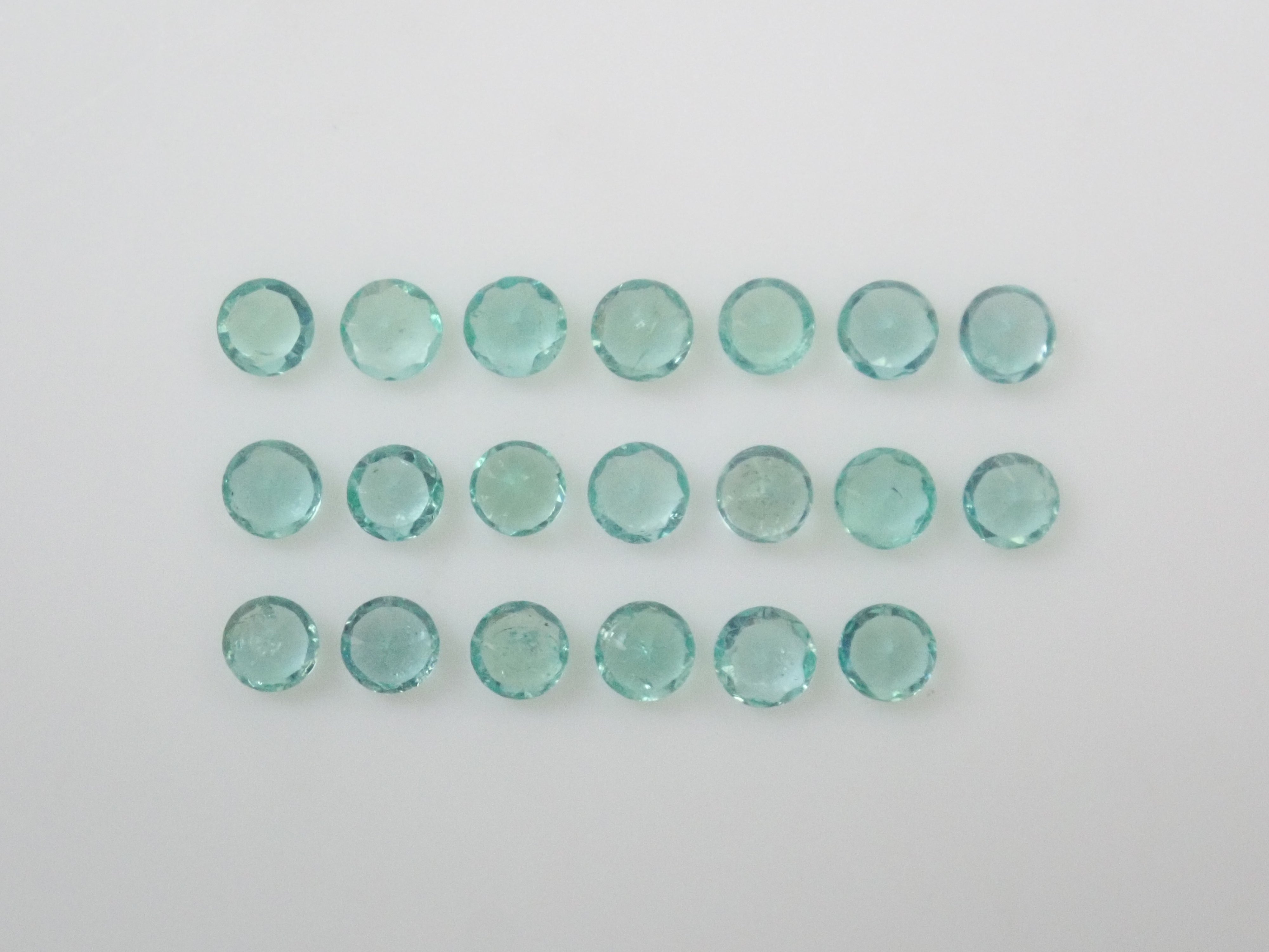 《Limited to 20 Stones》Emerald Gacha: Win a 2.2ct Columbia Emerald Koshu-Kiseki Cut (normally 79,800 yen) or an Emerald Cat's Eye! 《Multiple Purchase Discount Available》