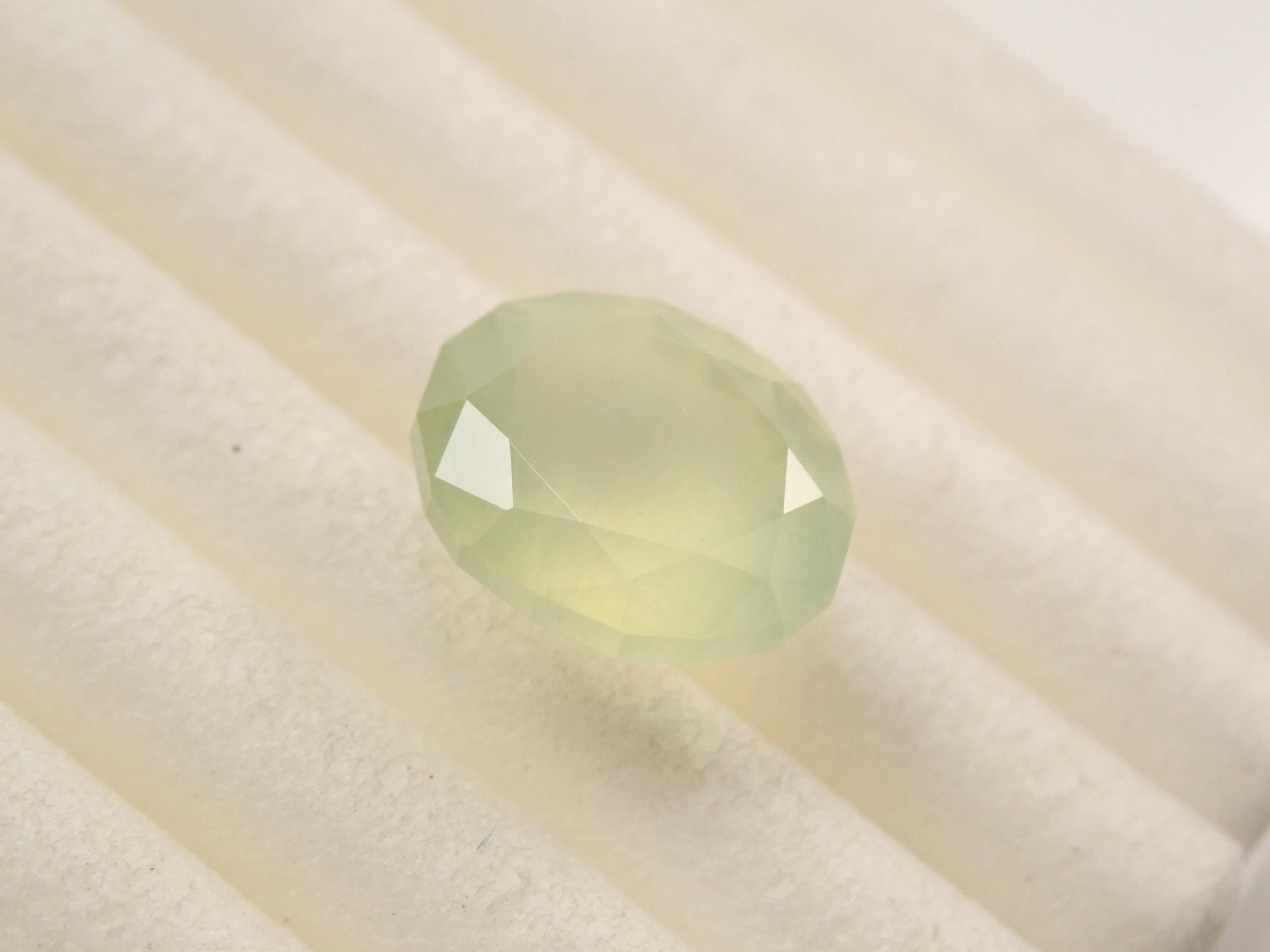 オーストラリア産プレーナイト 2.051ctルース