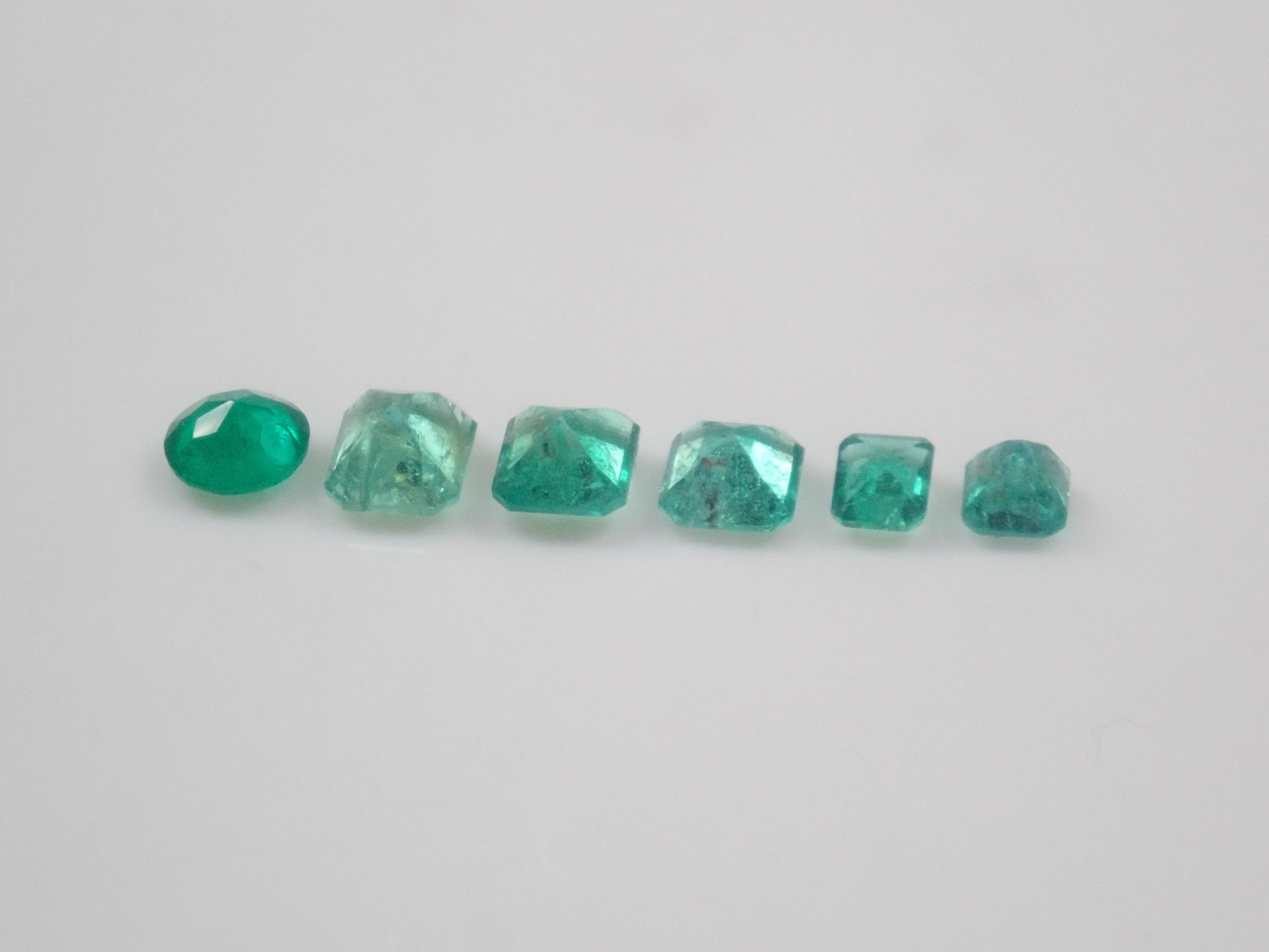 《Limited to 20 Stones》Emerald Gacha: Win a 2.2ct Columbia Emerald Koshu-Kiseki Cut (normally 79,800 yen) or an Emerald Cat's Eye! 《Multiple Purchase Discount Available》