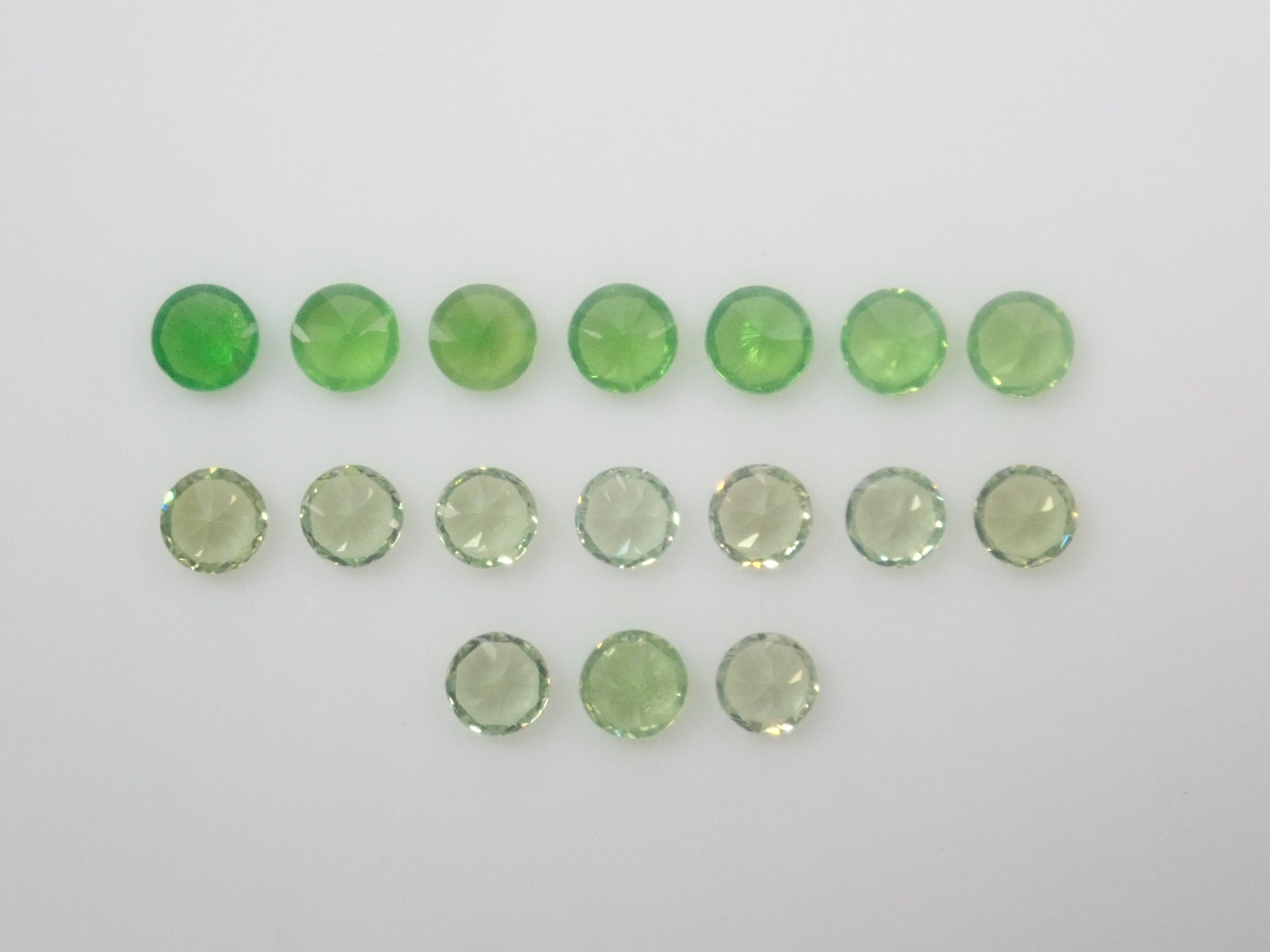《Limited to 20 stones》Demantoid Garnet Gacha, including Russian demantoid garnets, normally priced at 69,800 yen 《Multiple purchase discount available》