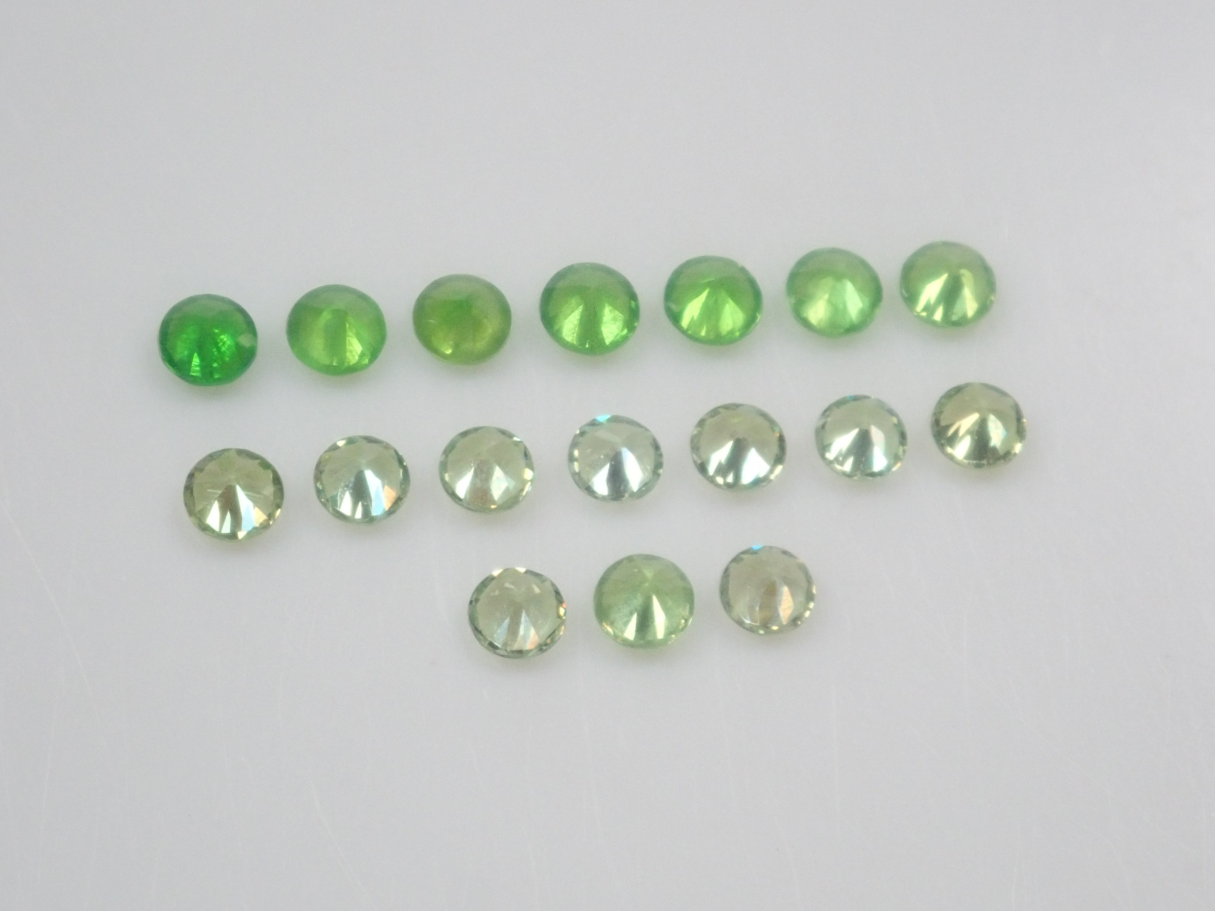 《Limited to 20 stones》Demantoid Garnet Gacha, including Russian demantoid garnets, normally priced at 69,800 yen 《Multiple purchase discount available》