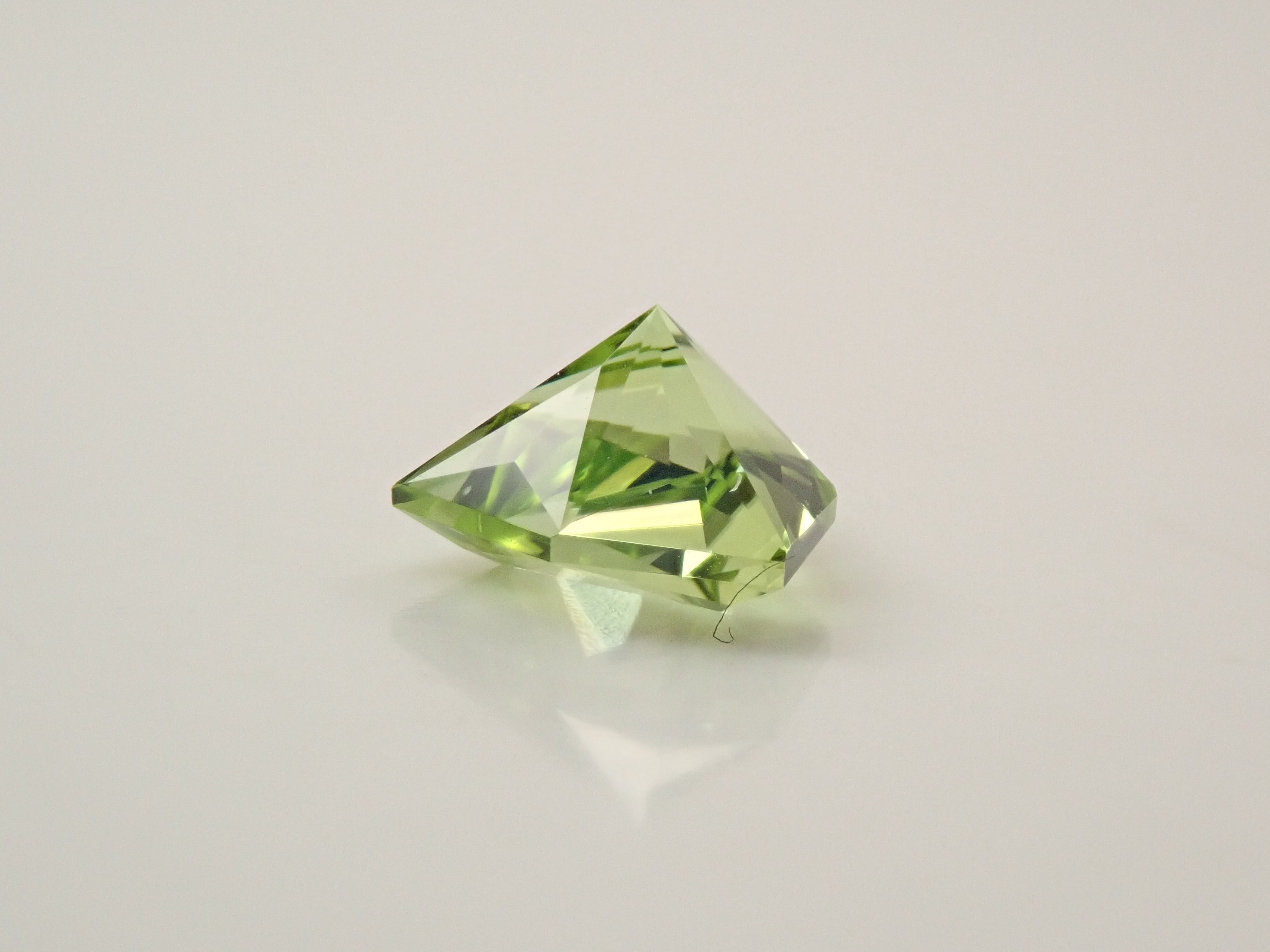 アメリカ産ペリドット 0.643ctルース