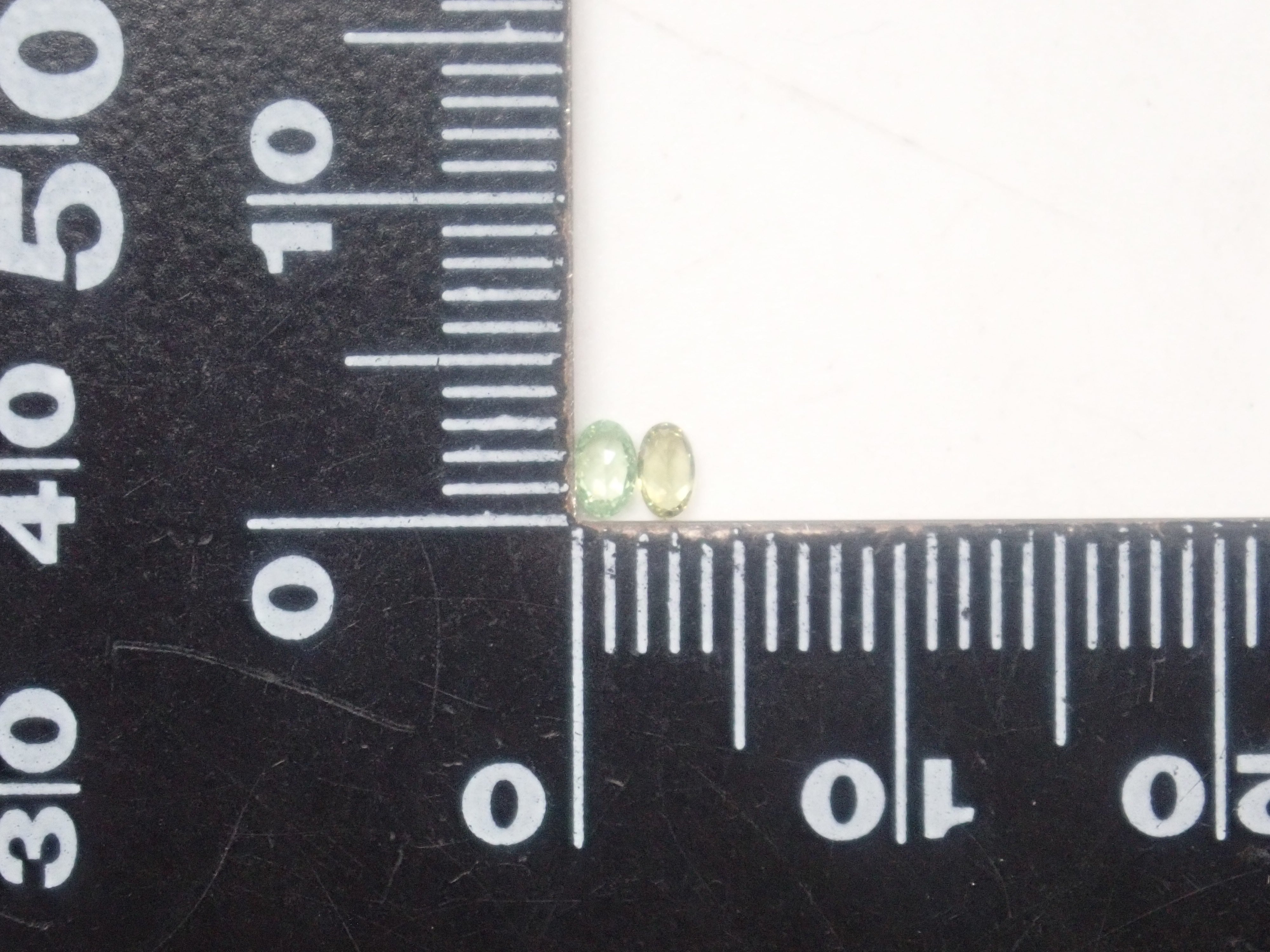 《Limited to 20 stones》Demantoid Garnet Gacha, including Russian demantoid garnets, normally priced at 69,800 yen 《Multiple purchase discount available》