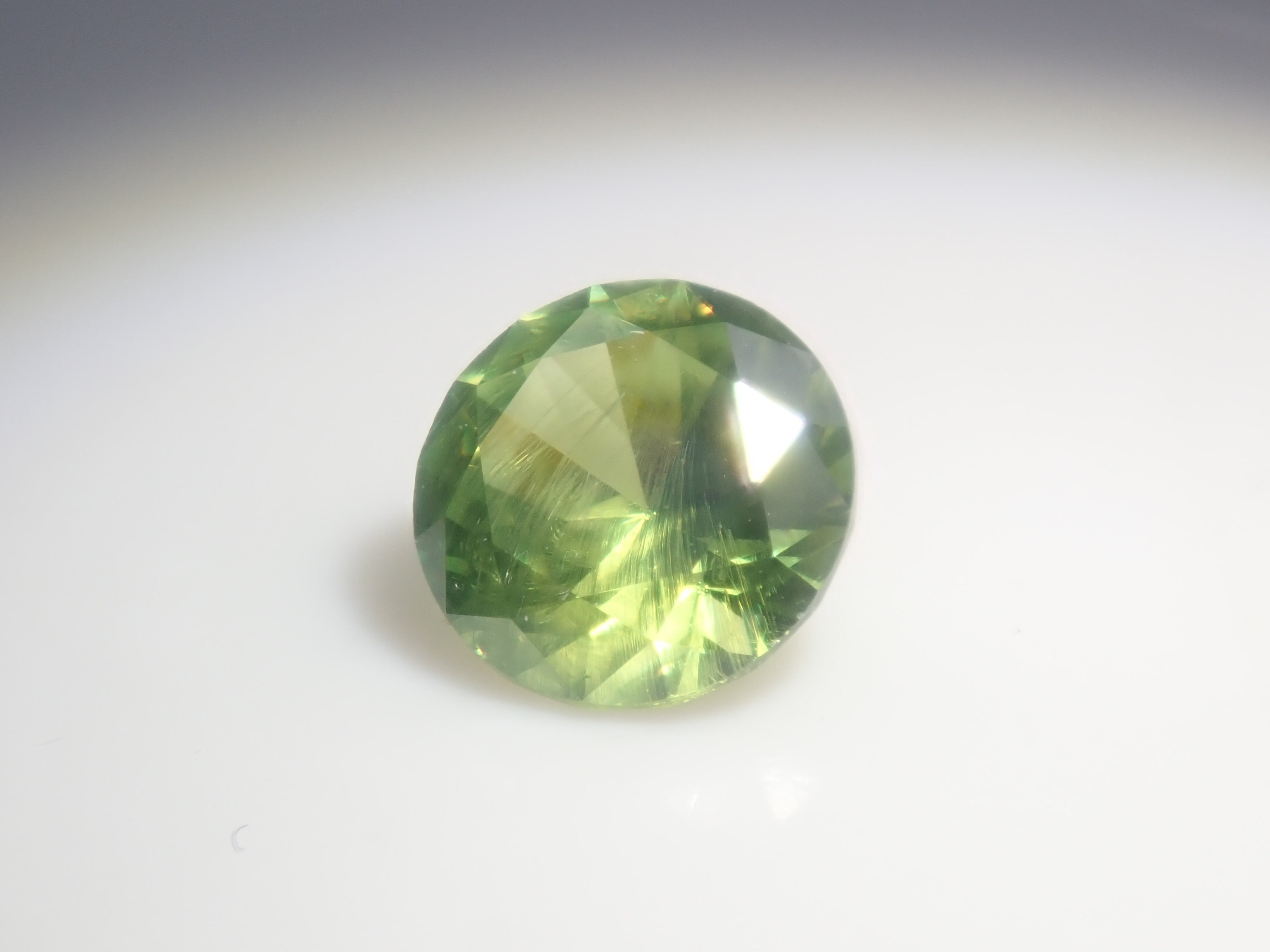 《Limited to 20 stones》Demantoid Garnet Gacha, including Russian demantoid garnets, normally priced at 69,800 yen 《Multiple purchase discount available》