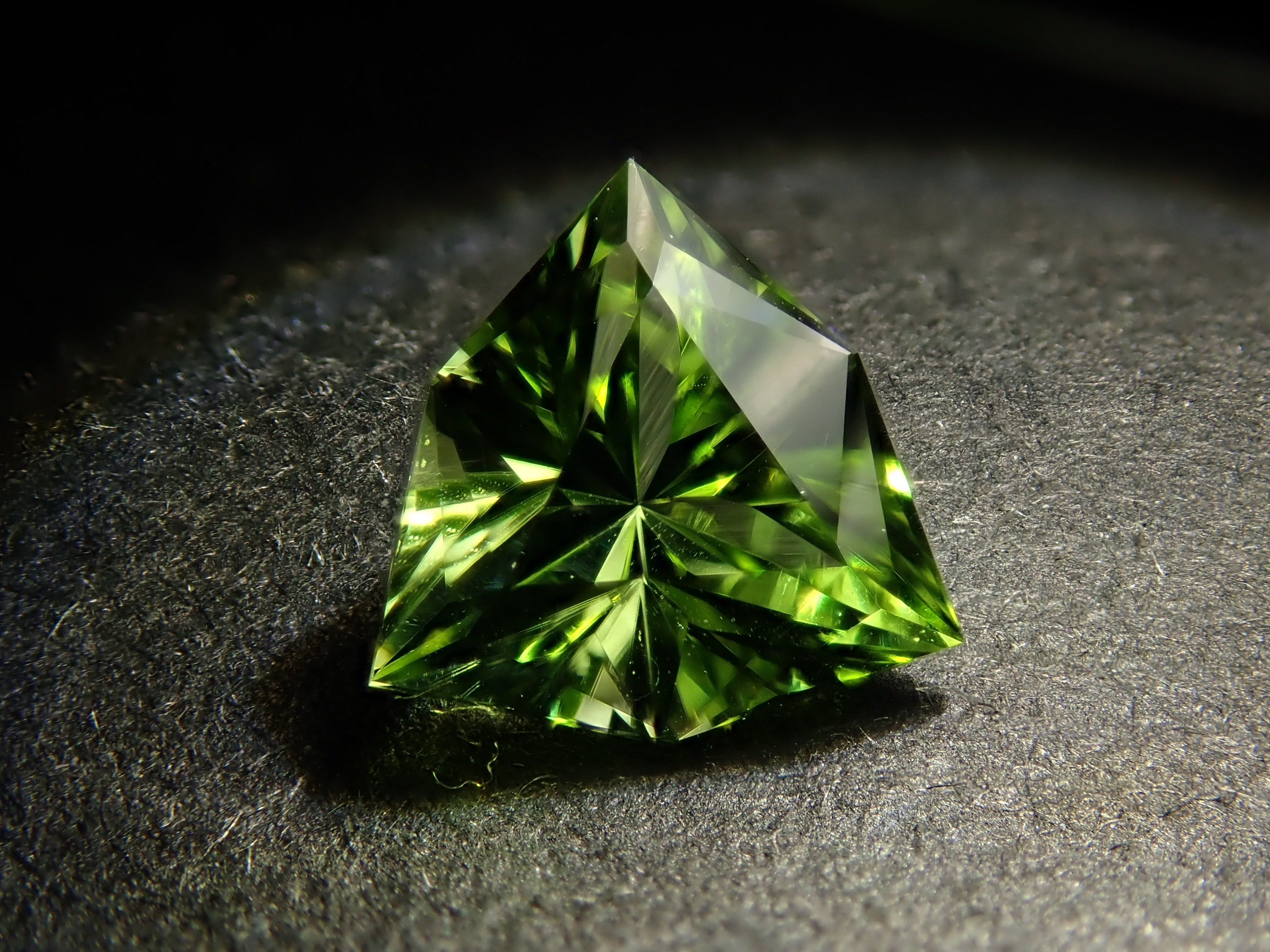 アメリカ産ペリドット 0.643ctルース