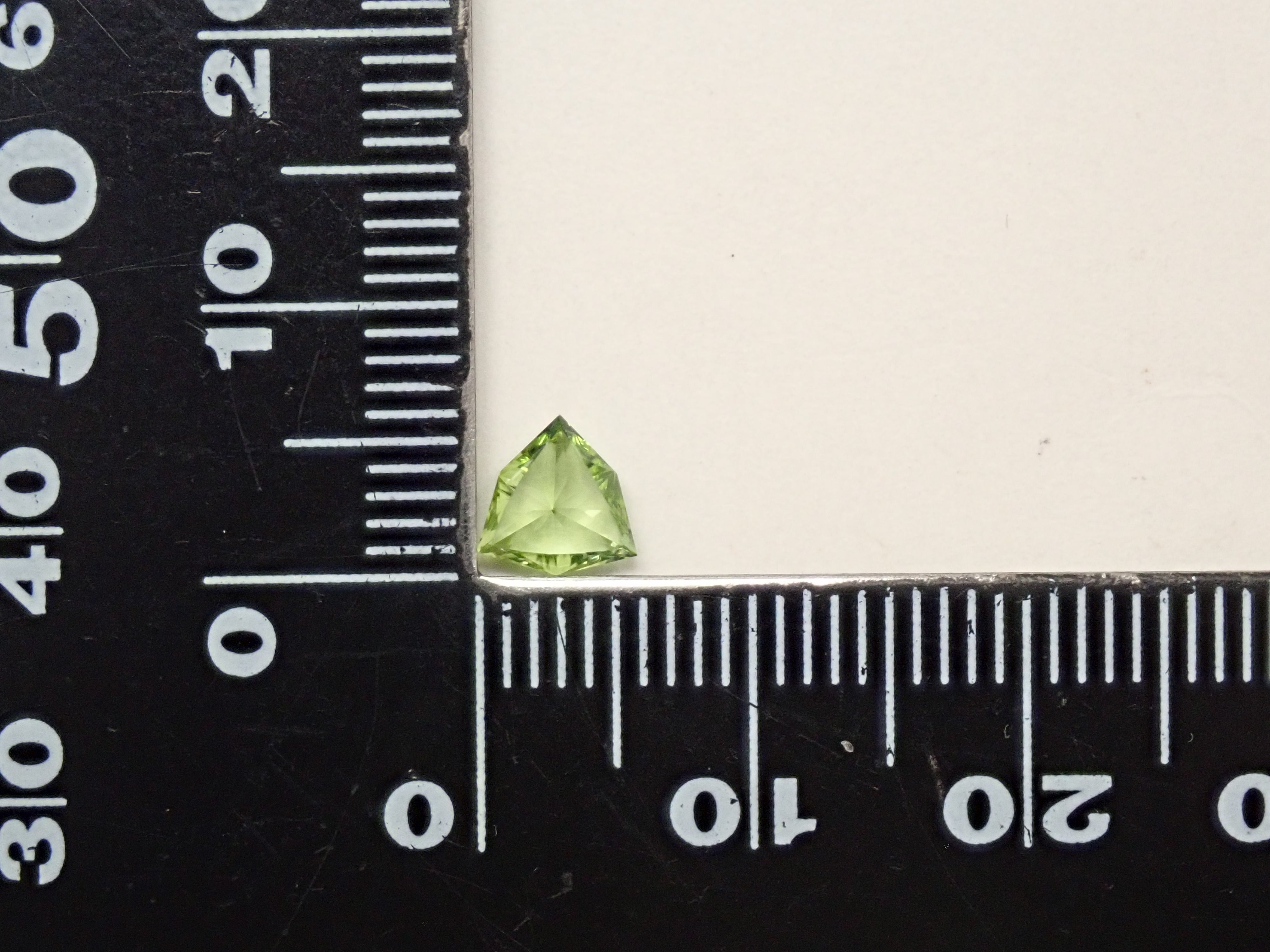 アメリカ産ペリドット 0.643ctルース