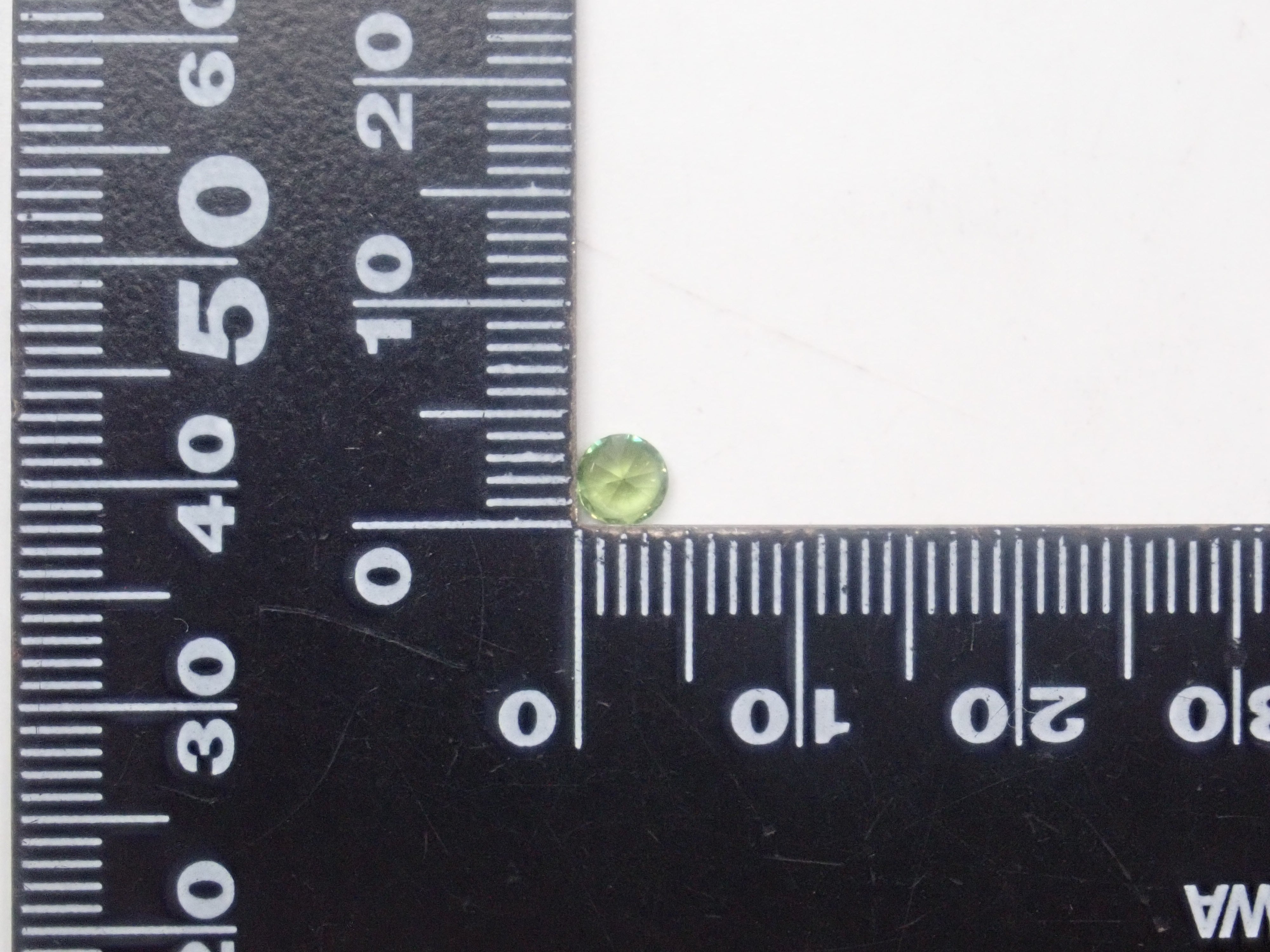 《Limited to 20 stones》Demantoid Garnet Gacha, including Russian demantoid garnets, normally priced at 69,800 yen 《Multiple purchase discount available》