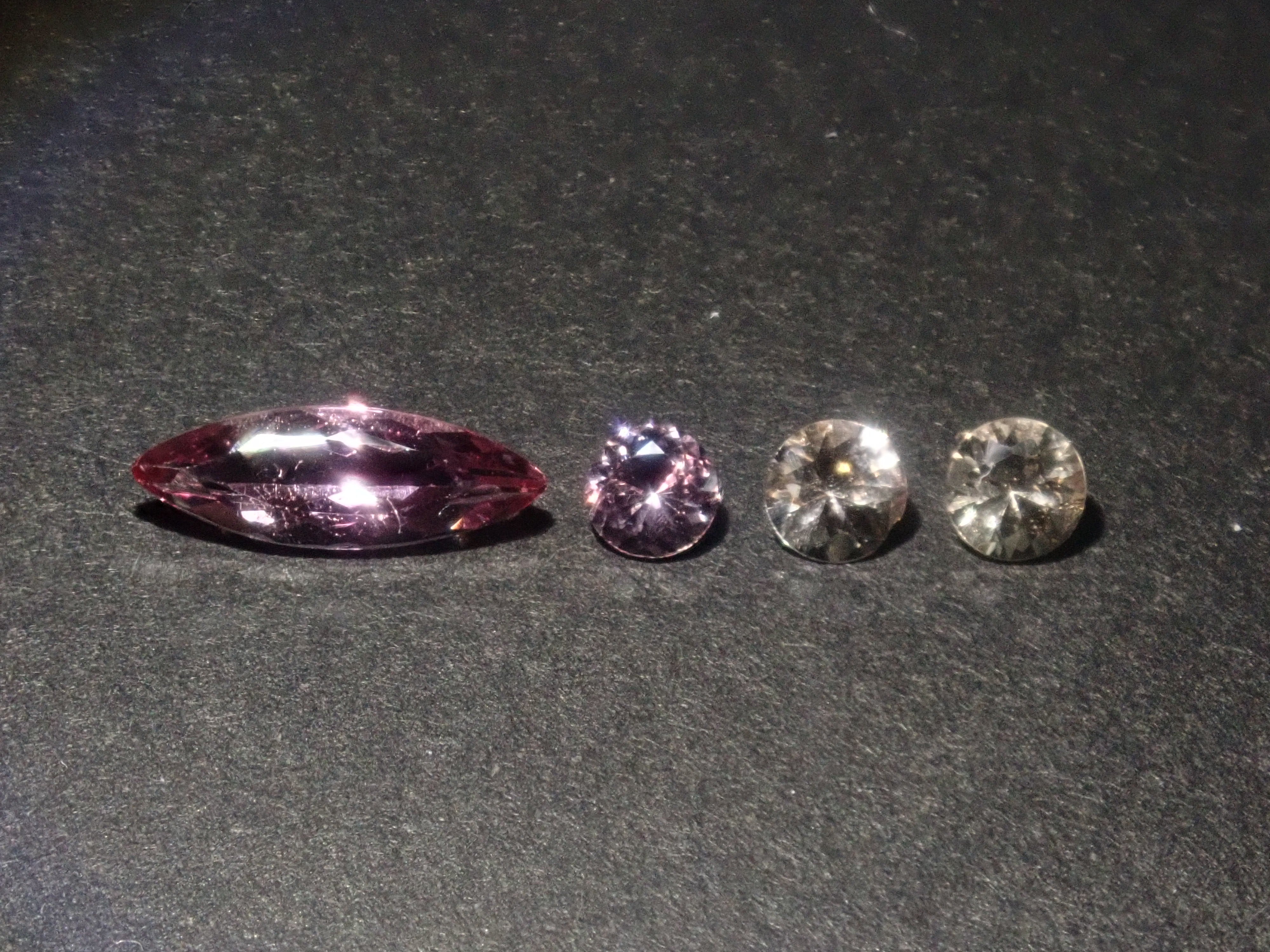 【3/1 22時販売】《限定15石》通常69,800円の甲州貴石切子10ctやシェリーカラーインペリアルトパーズ含むトパーズガチャ《複数購入割引有》　