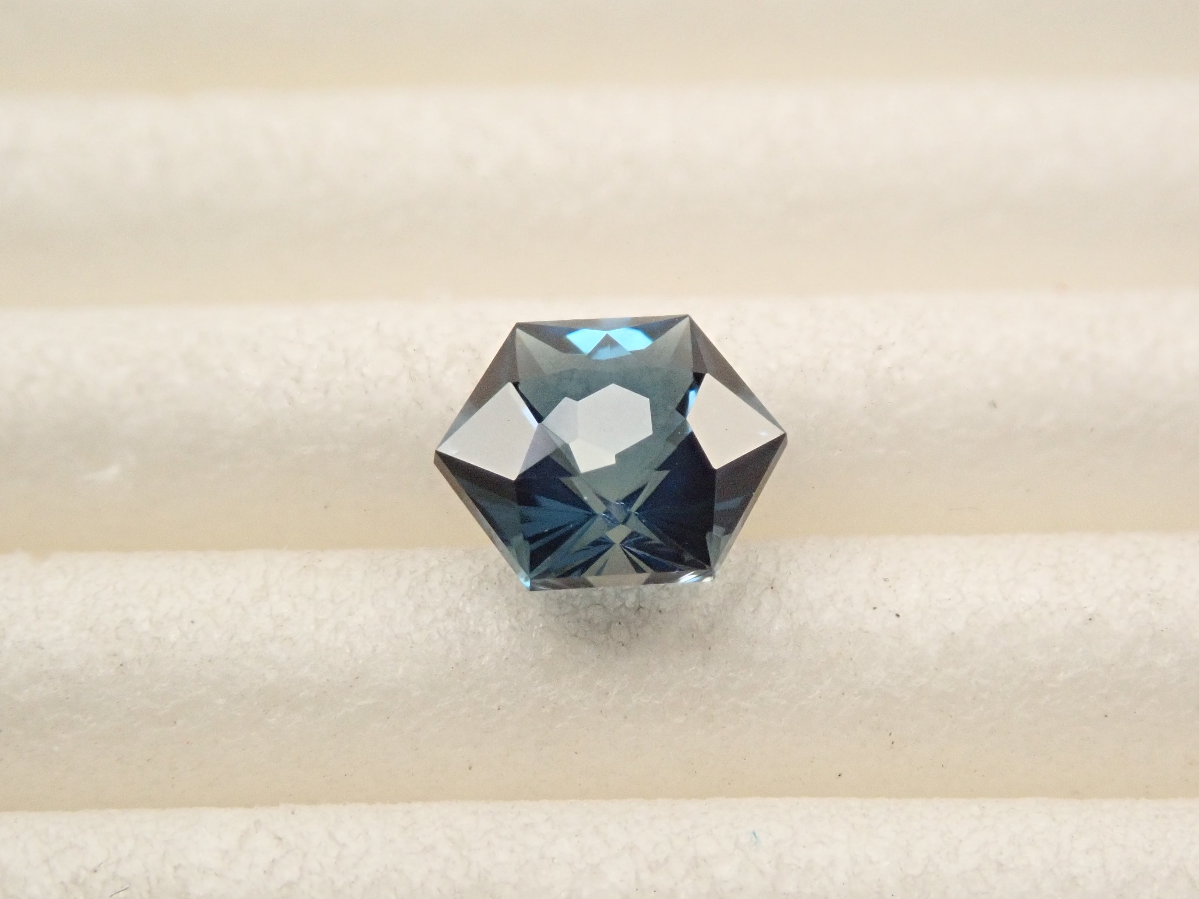 【12561896掲載】ロンドンブルートパーズ 0.476ctルース