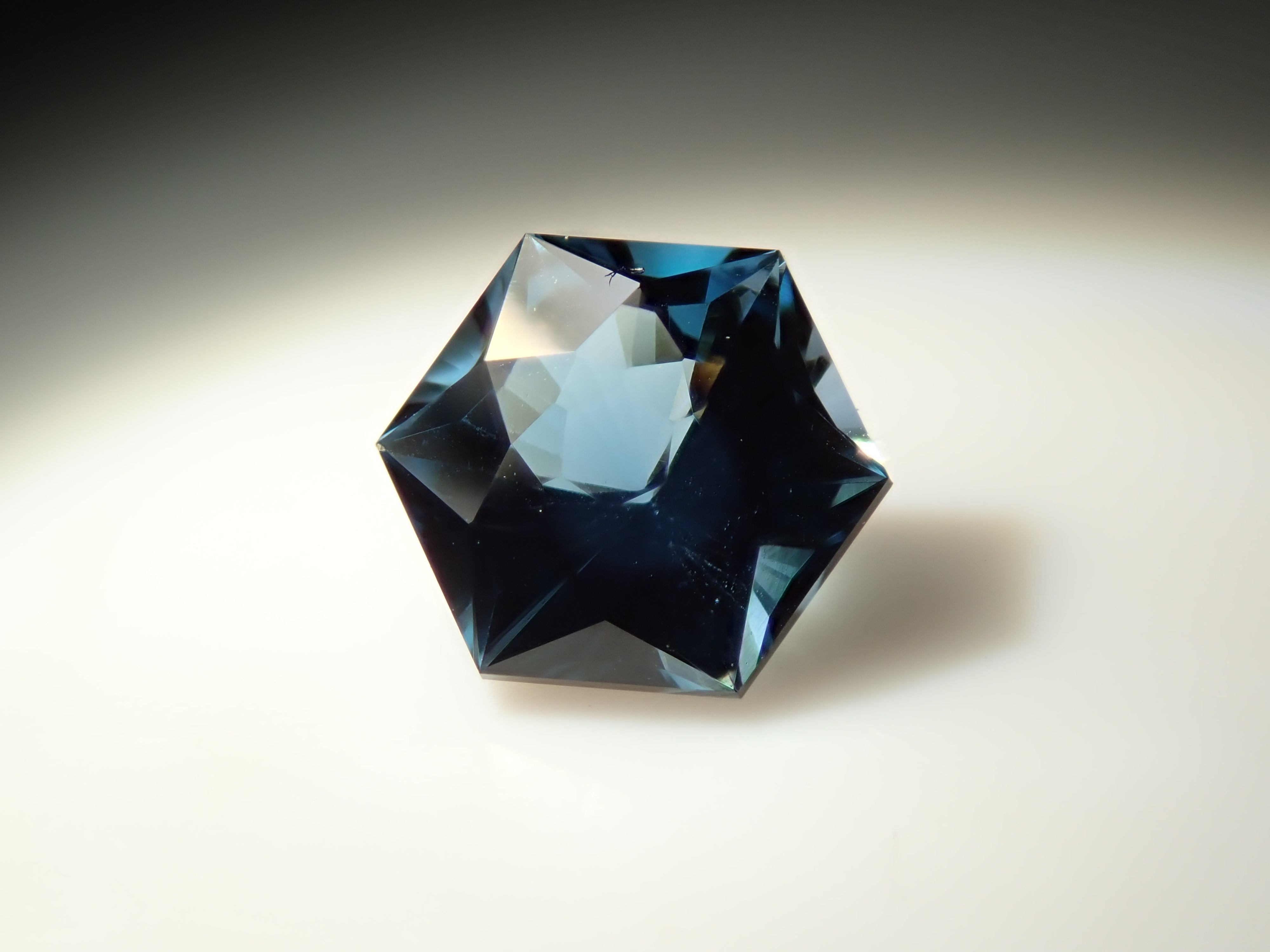 【12561896掲載】ロンドンブルートパーズ 0.476ctルース