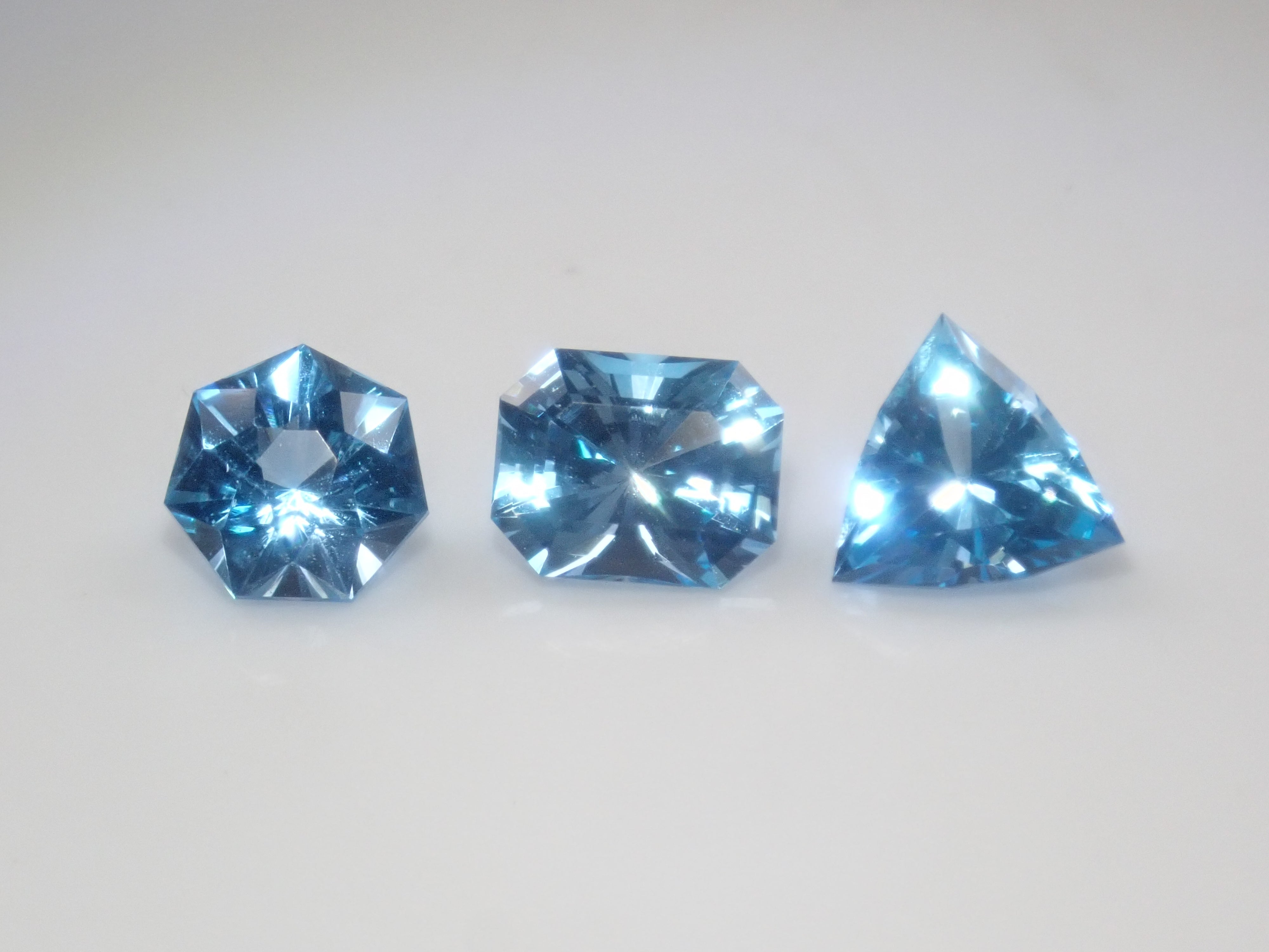 【3/1 22時販売】《限定15石》通常69,800円の甲州貴石切子10ctやシェリーカラーインペリアルトパーズ含むトパーズガチャ《複数購入割引有》　