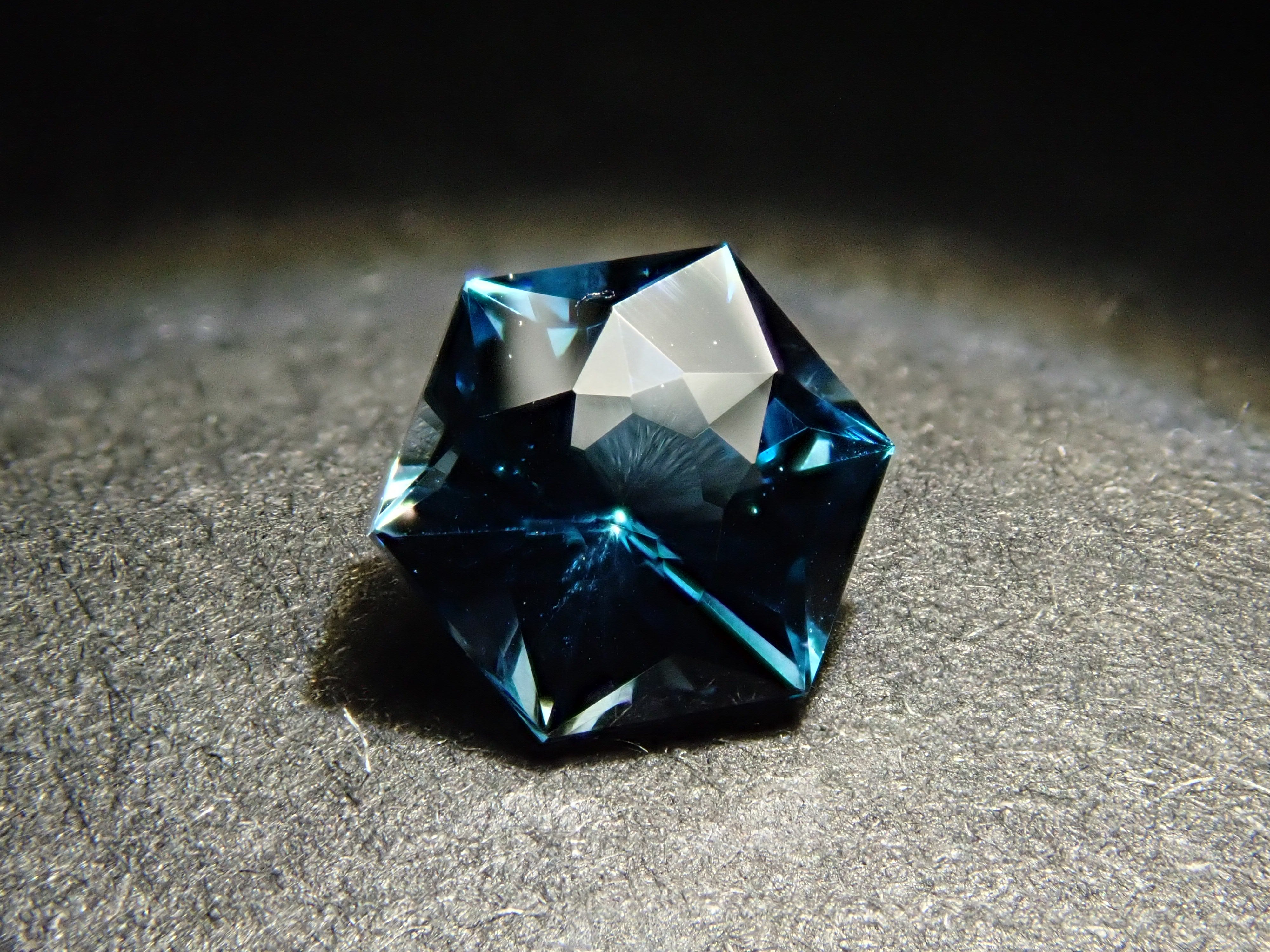 【12561896掲載】ロンドンブルートパーズ 0.476ctルース