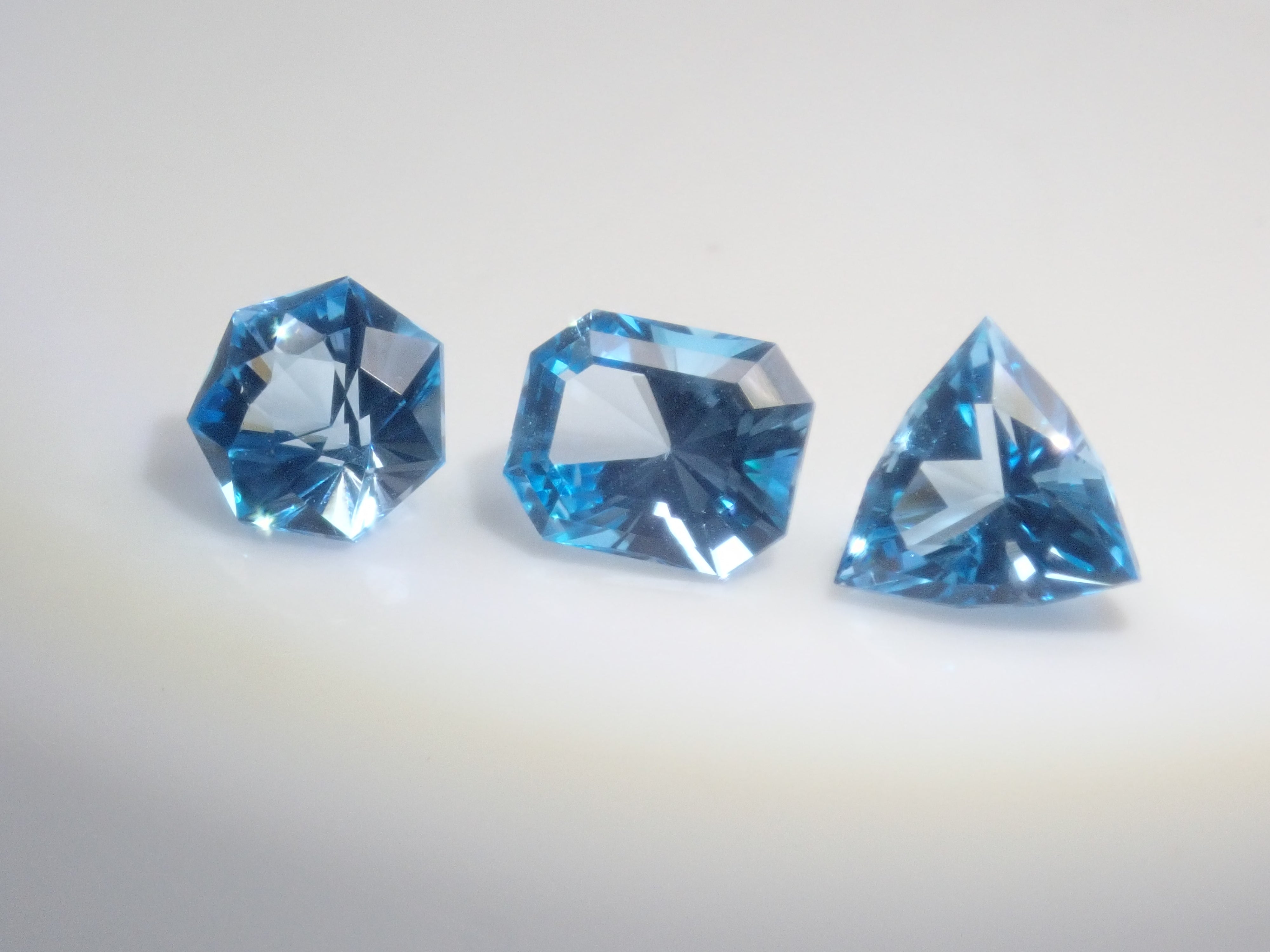 【3/1 22時販売】《限定15石》通常69,800円の甲州貴石切子10ctやシェリーカラーインペリアルトパーズ含むトパーズガチャ《複数購入割引有》　