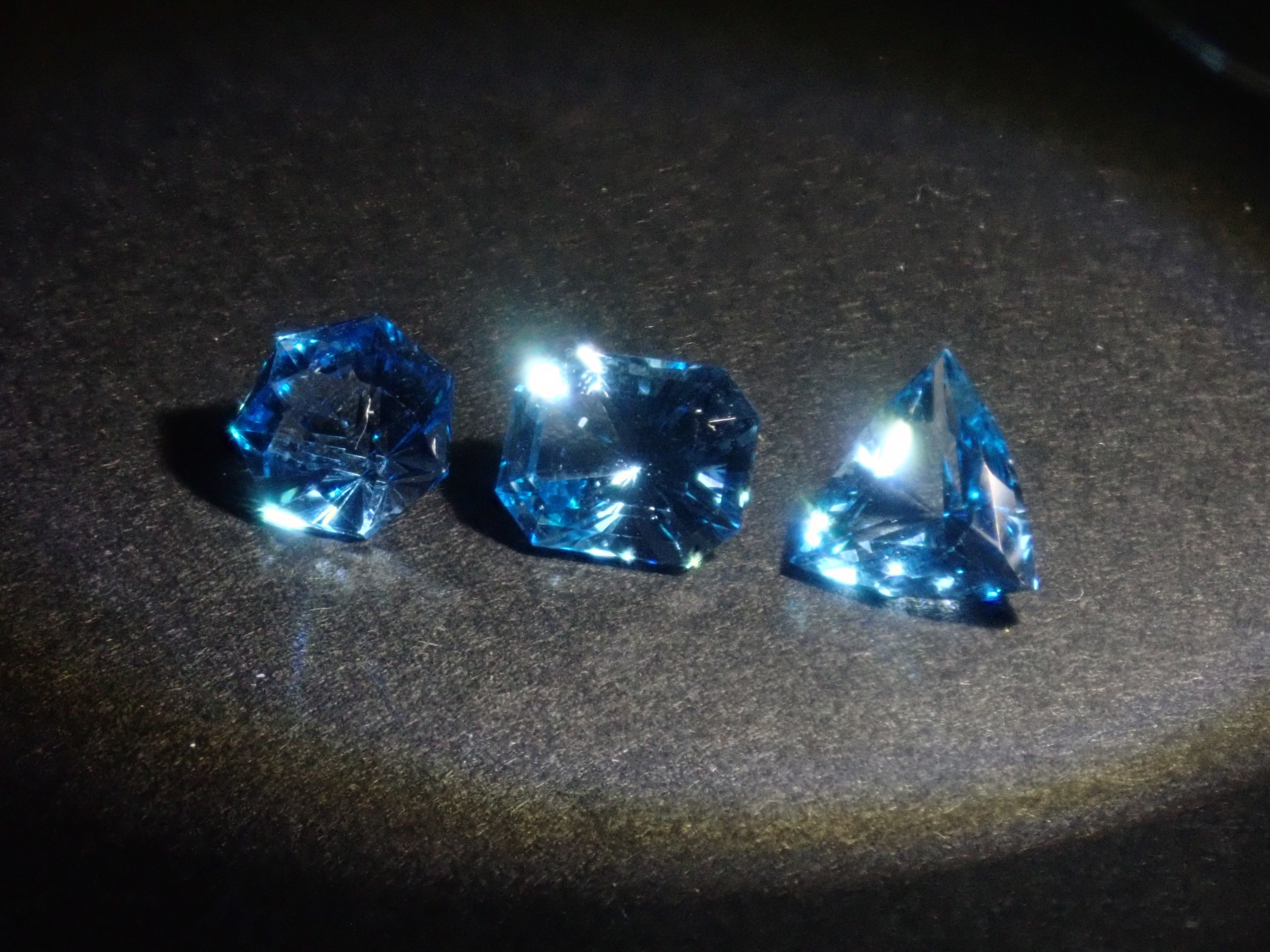 【3/1 22時販売】《限定15石》通常69,800円の甲州貴石切子10ctやシェリーカラーインペリアルトパーズ含むトパーズガチャ《複数購入割引有》　