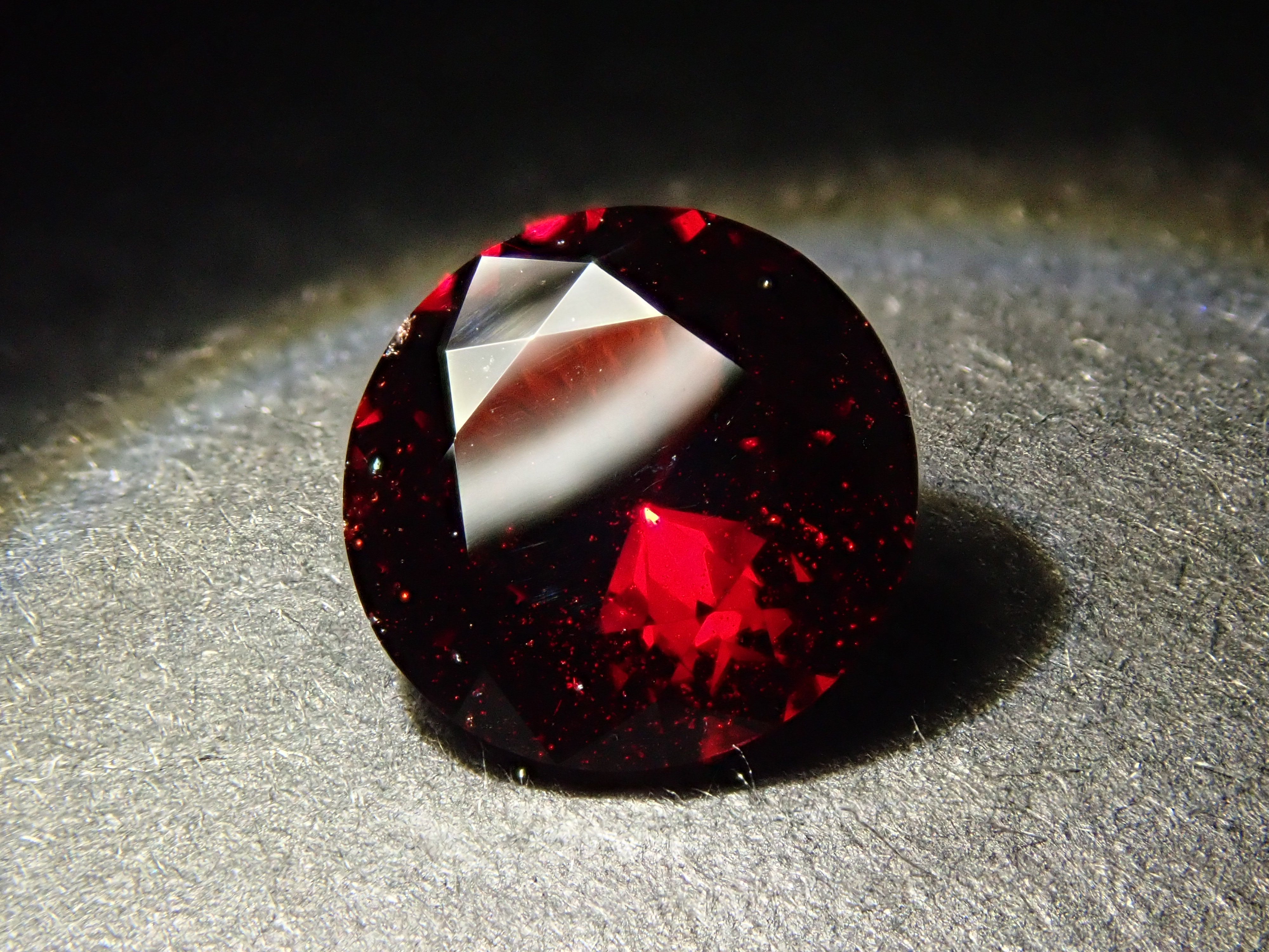 【12561899掲載】アルマンディンガーネット 1.228ctルース