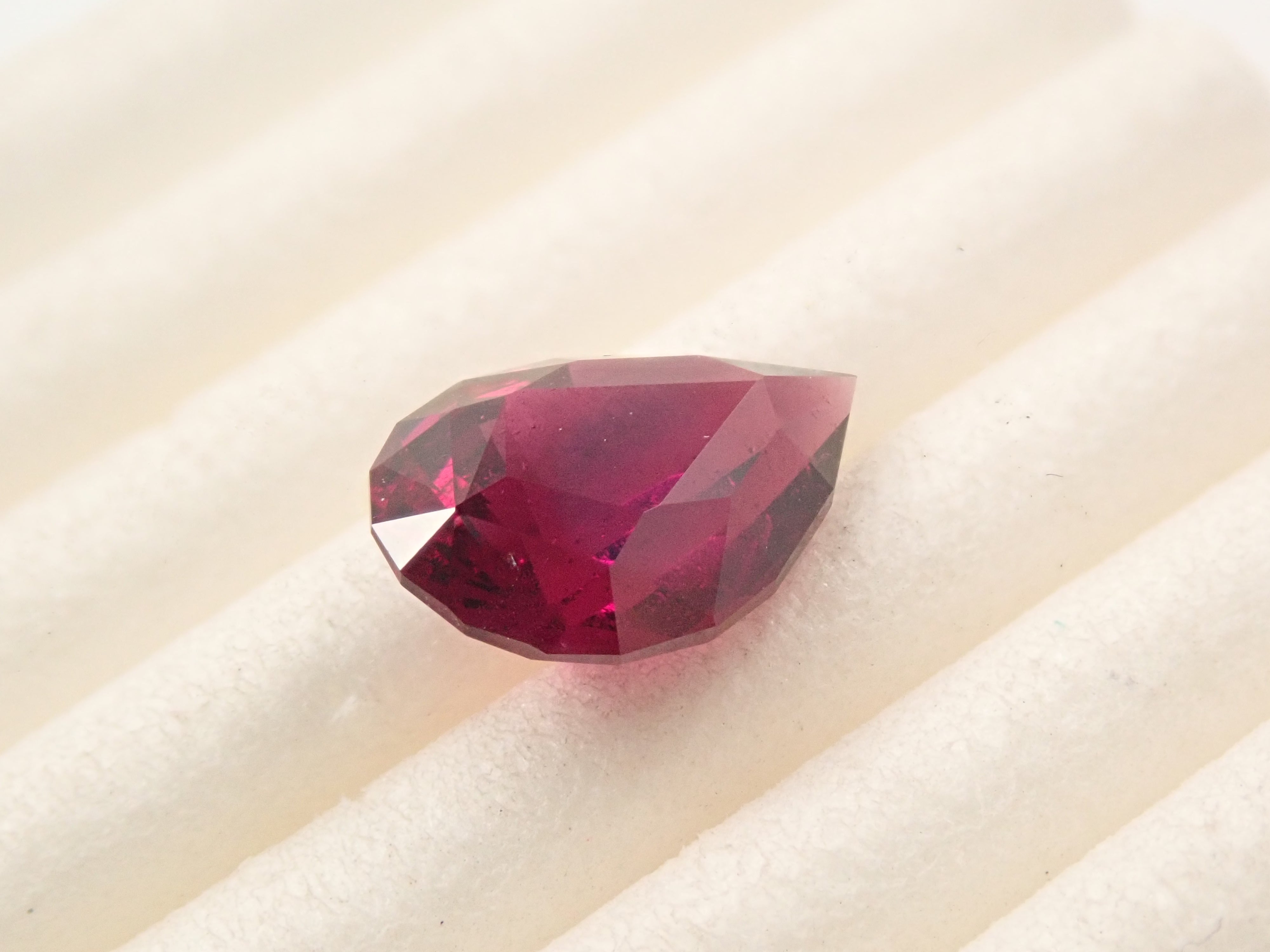 【12561905掲載】ロードライトガーネット 1.765ctルース