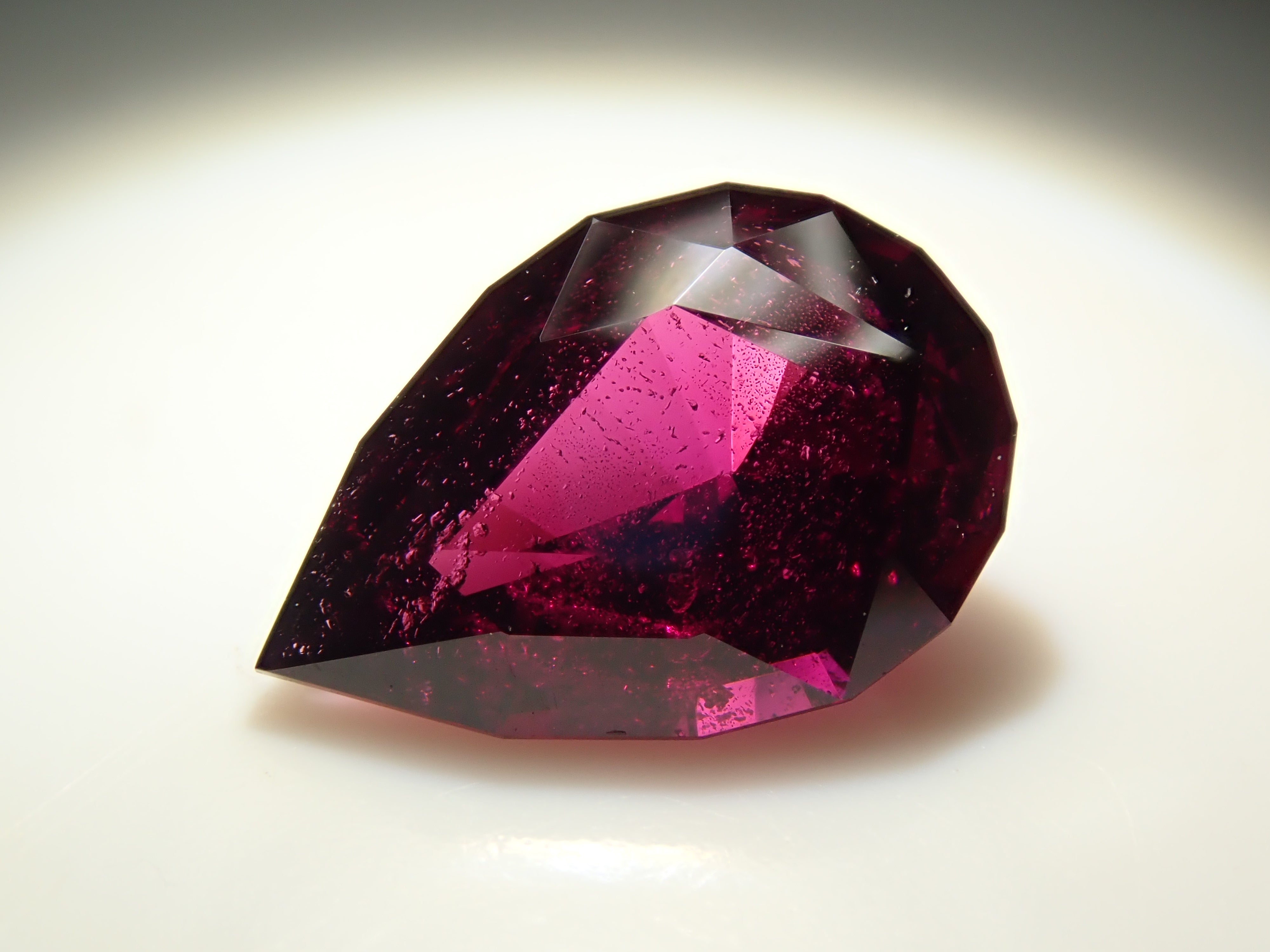 【12561905掲載】ロードライトガーネット 1.765ctルース