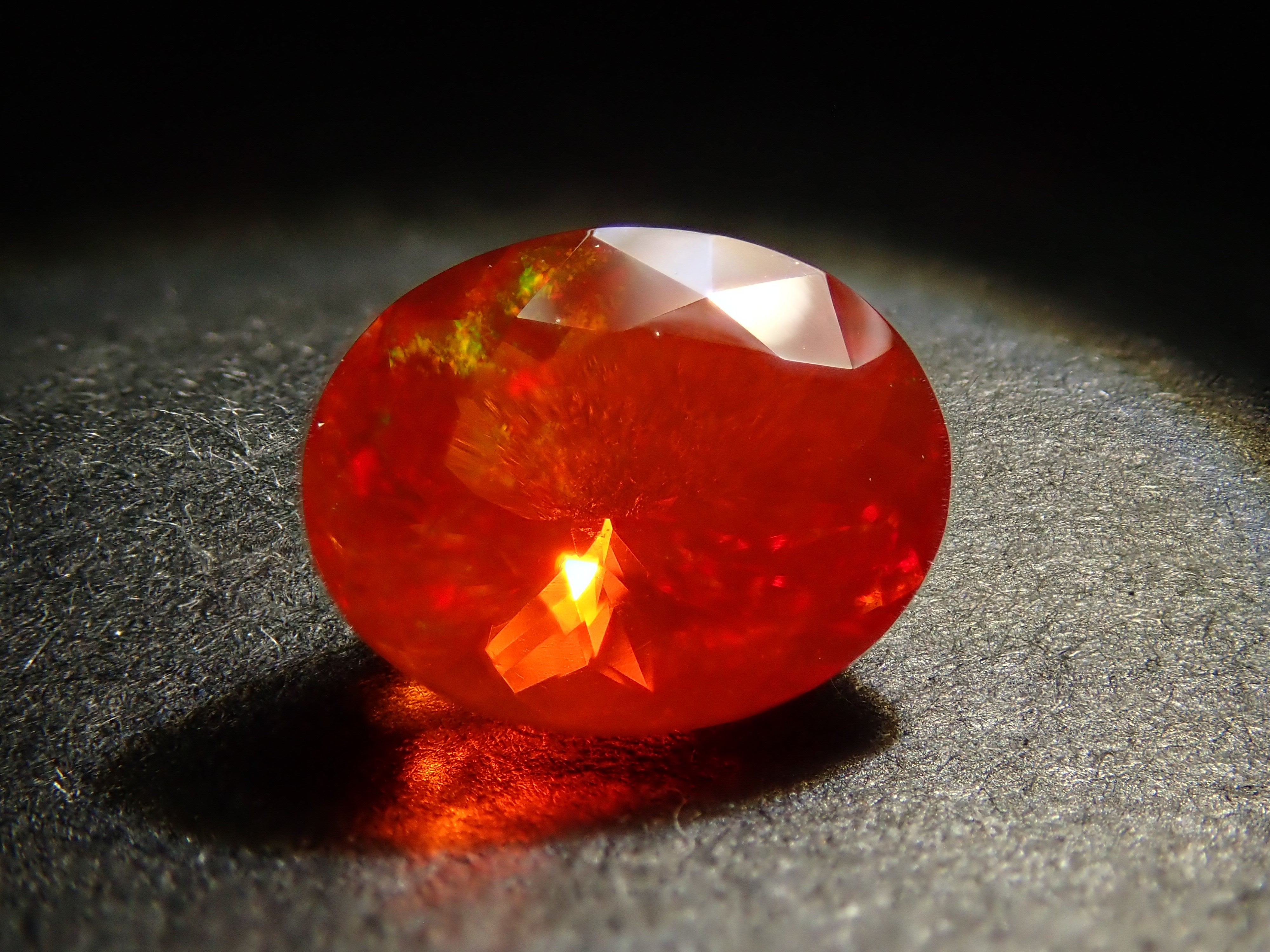 【12561918掲載】メキシコ産ファイアオパール 0.733ctルース